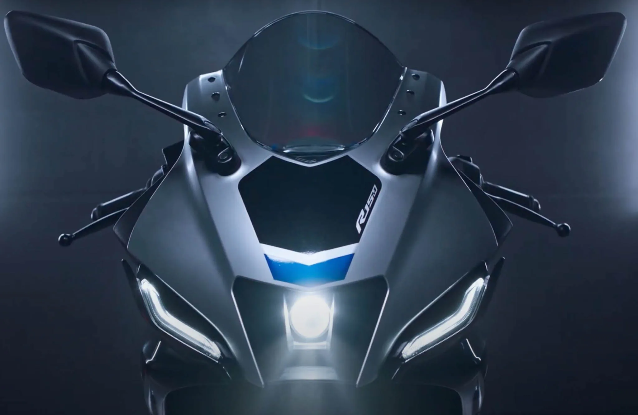 Yamaha R15v4 ra mắt Việt Nam với 2 phiên bản, giá từ 78 triệu VND