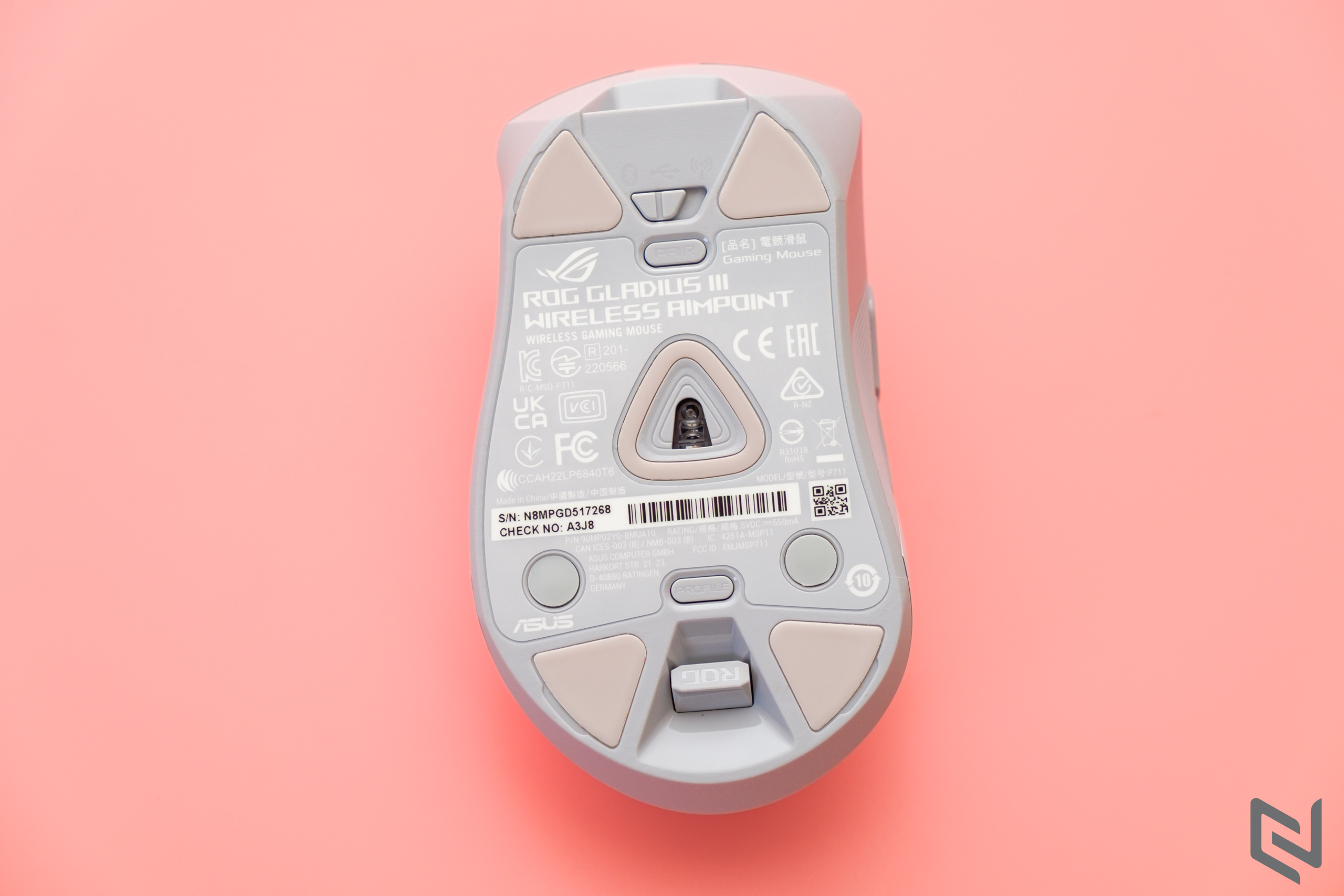 Trên tay chuột chơi game không dây ROG Gladius III Wireless AimPoint: Thay switch nhanh chóng, kết nối không độ trễ và cảm biến siêu nhạy