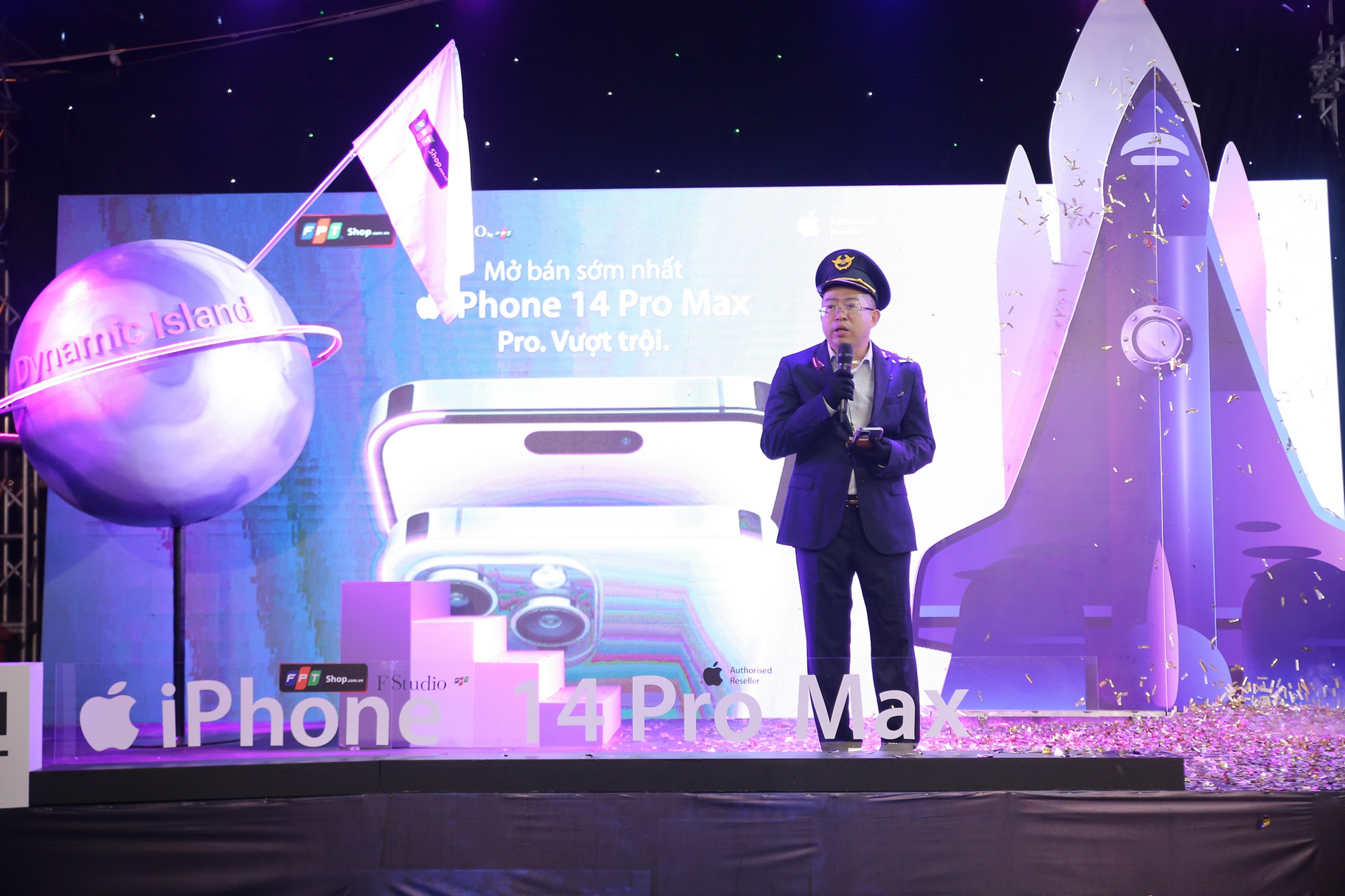 Giữa đêm, FPT Shop đồng loạt mở bán sớm iPhone 14 Series trên toàn quốc