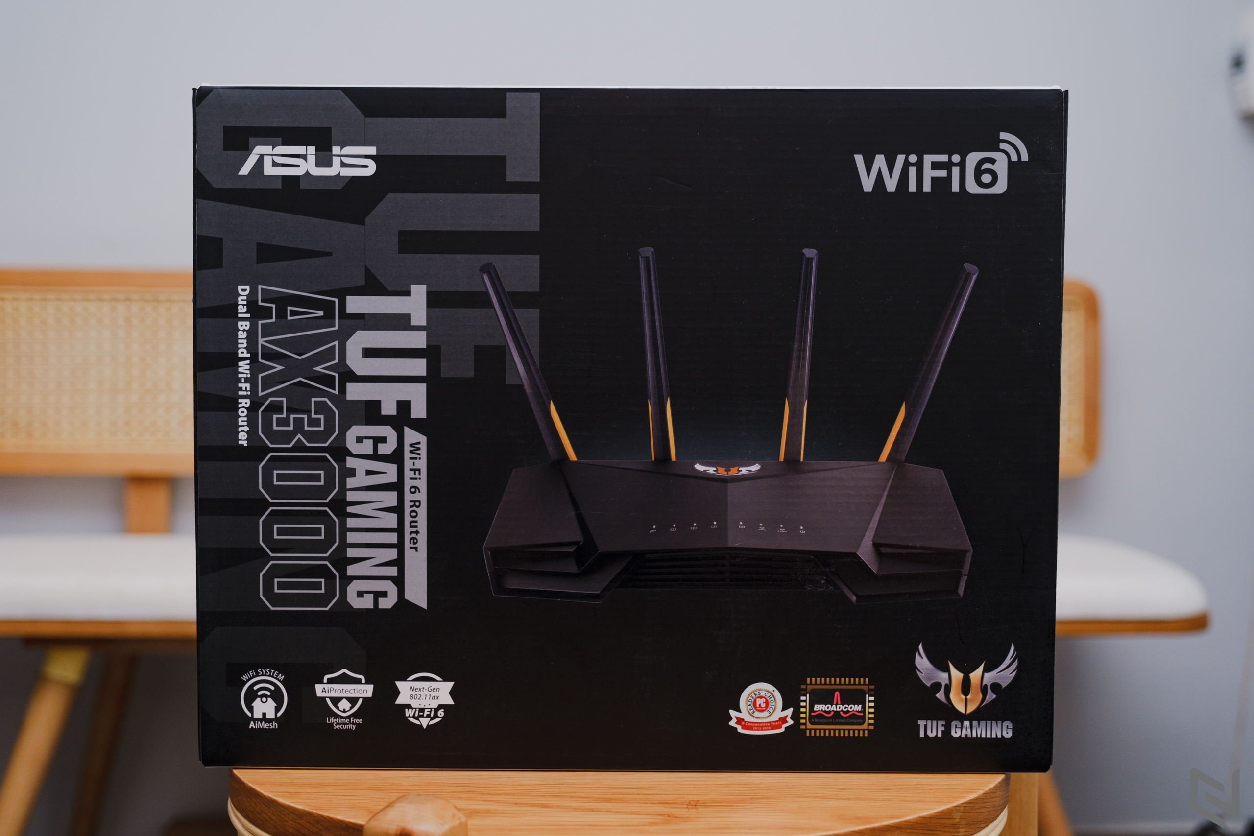 Trên tay router ASUS TUF Gaming AX3000: Kiểu dáng hầm hố, Wi-Fi 6 với băng tần kép và cổng chơi game chuyên dụng