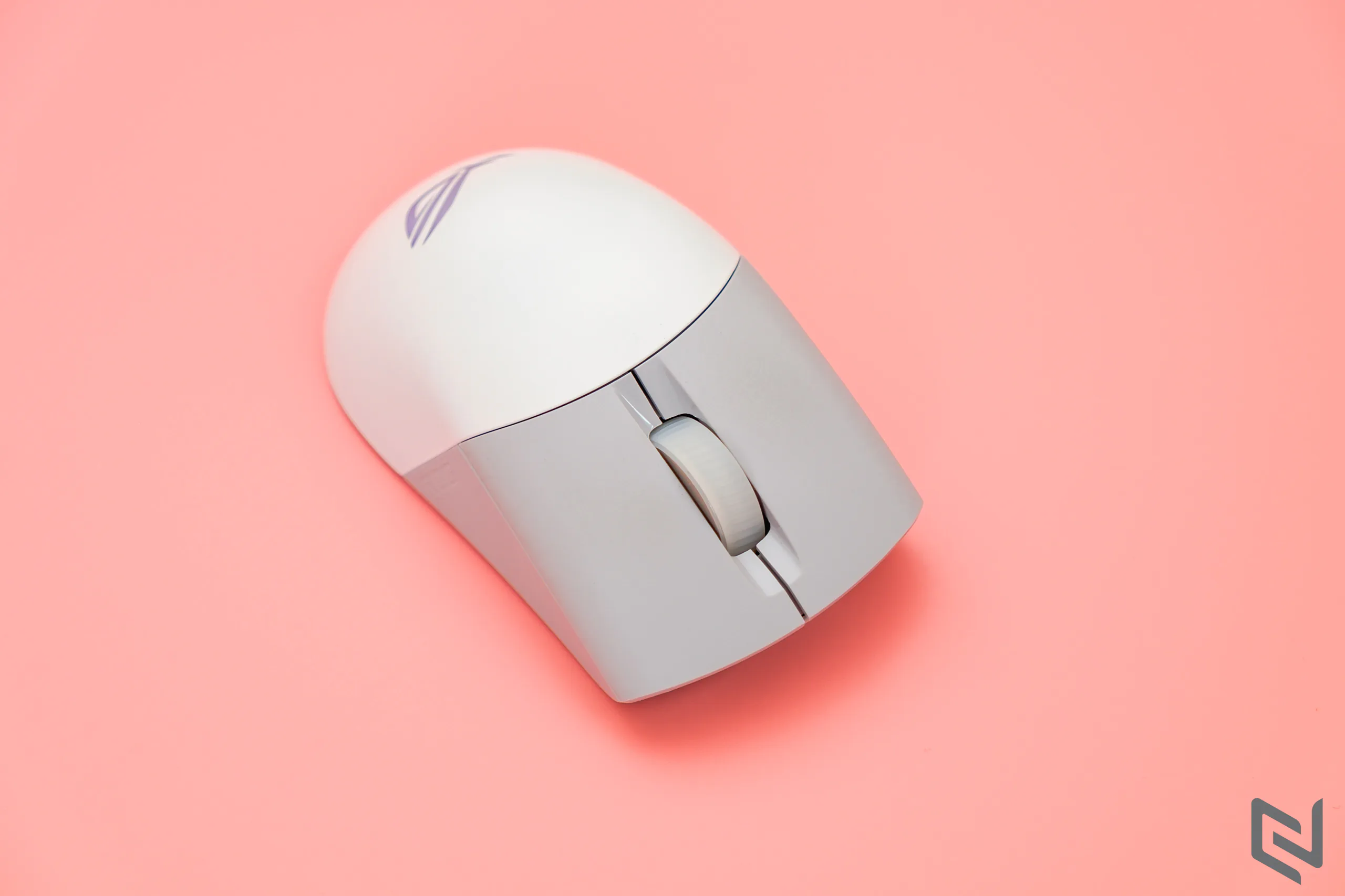 Trên tay chuột chơi game không dây ASUS ROG Keris Wireless Aimpoint: Cảm biến siêu nhạy và trọng lượng nhẹ dành cho game thủ FPS