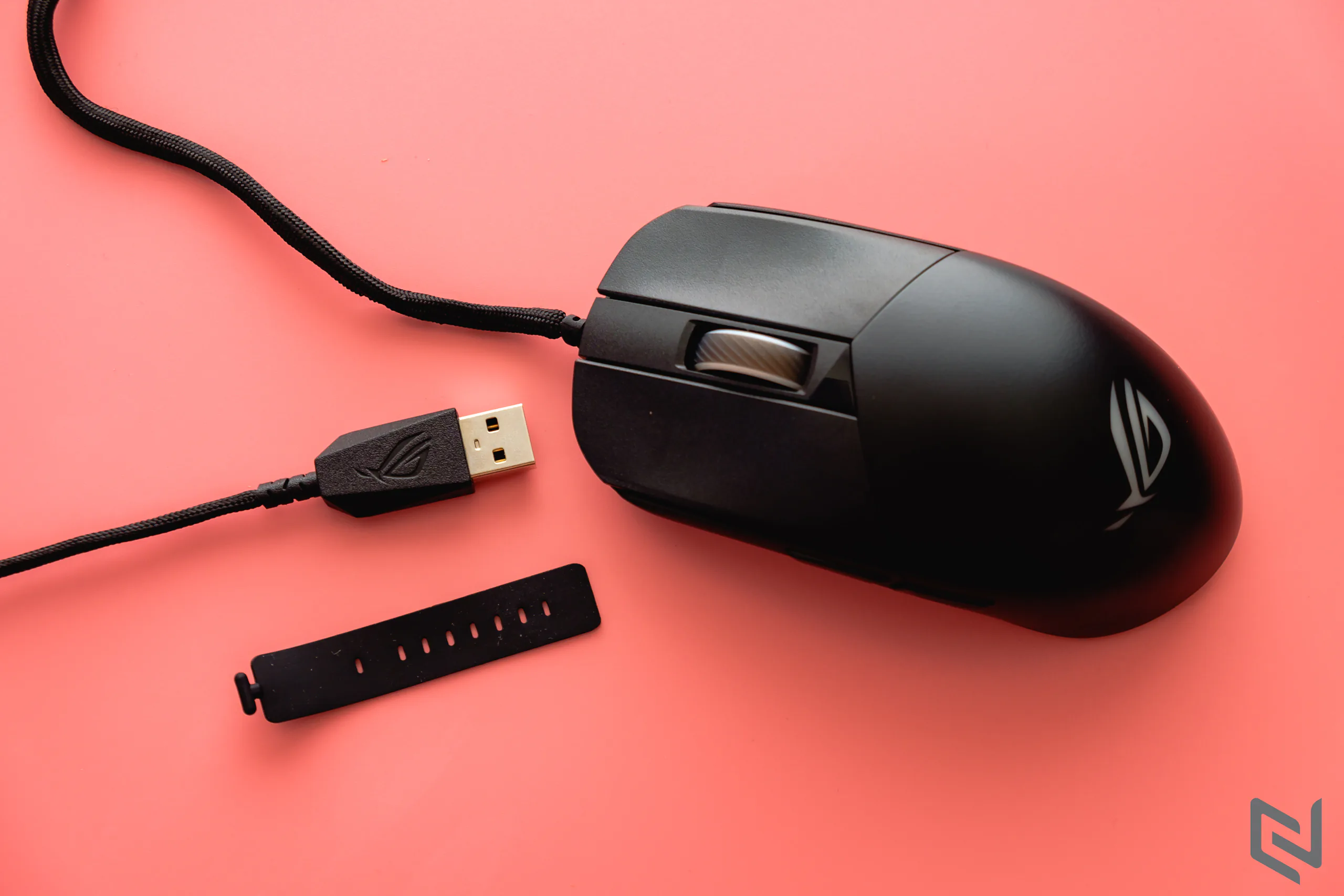 Trên tay chuột chơi game ASUS ROG Strix Impact III: Siêu nhẹ và độ trễ thấp, thiết kế phù hợp cho cả hai tay