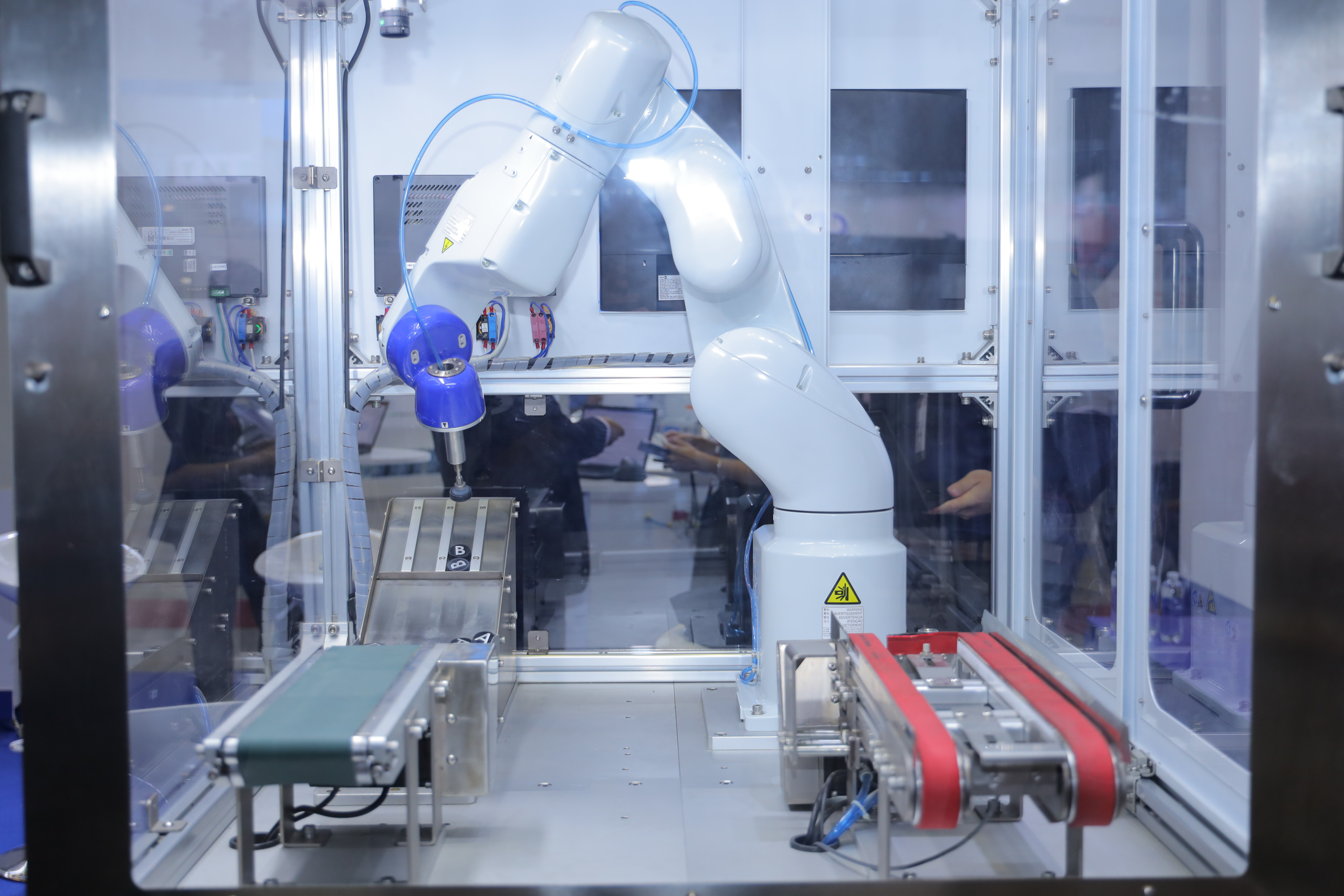 Epson tham gia triển lãm quốc tế Metalex 2022 lần đầu tiên giới thiệu robot công nghiệp ở khu vực phía Nam