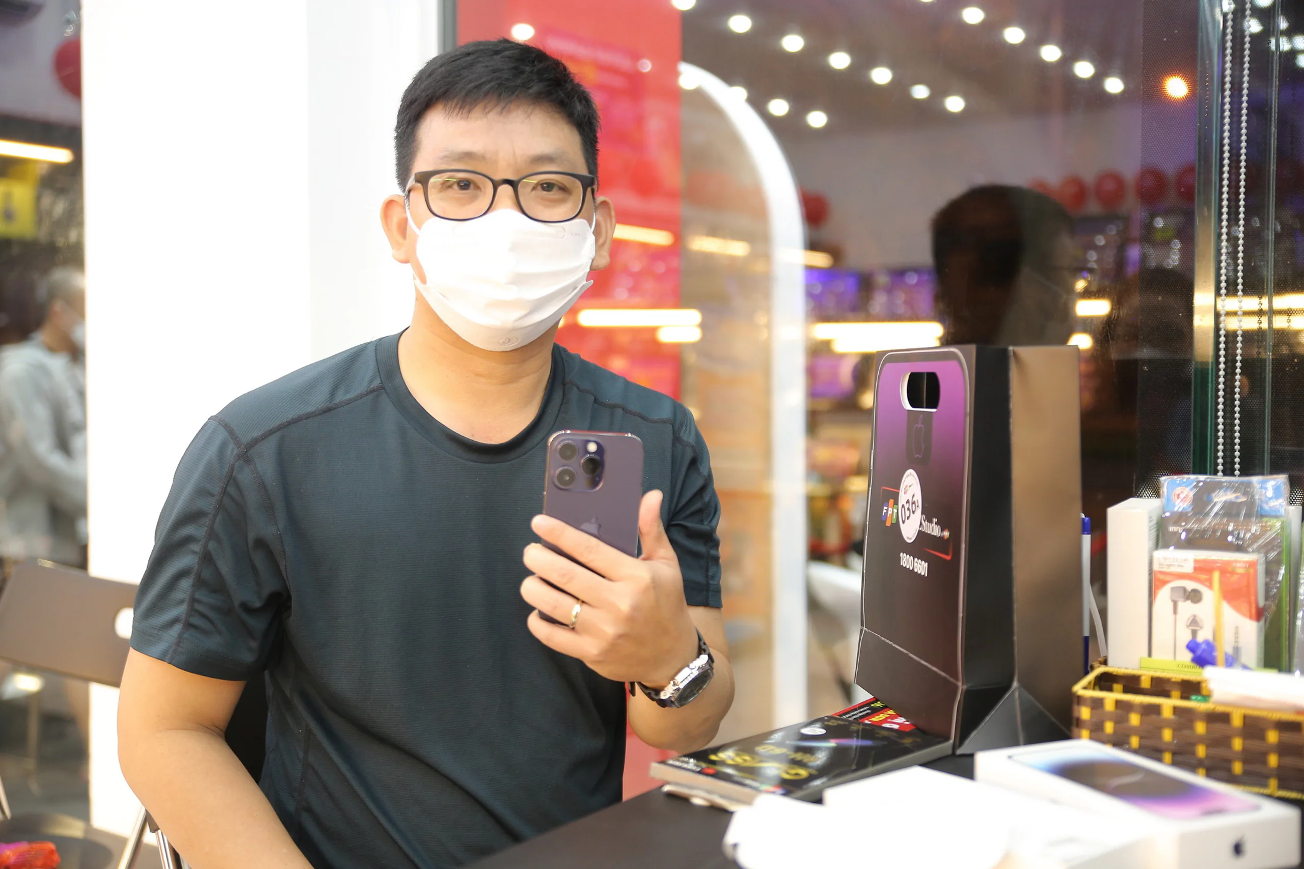 Giữa đêm, FPT Shop đồng loạt mở bán sớm iPhone 14 Series trên toàn quốc