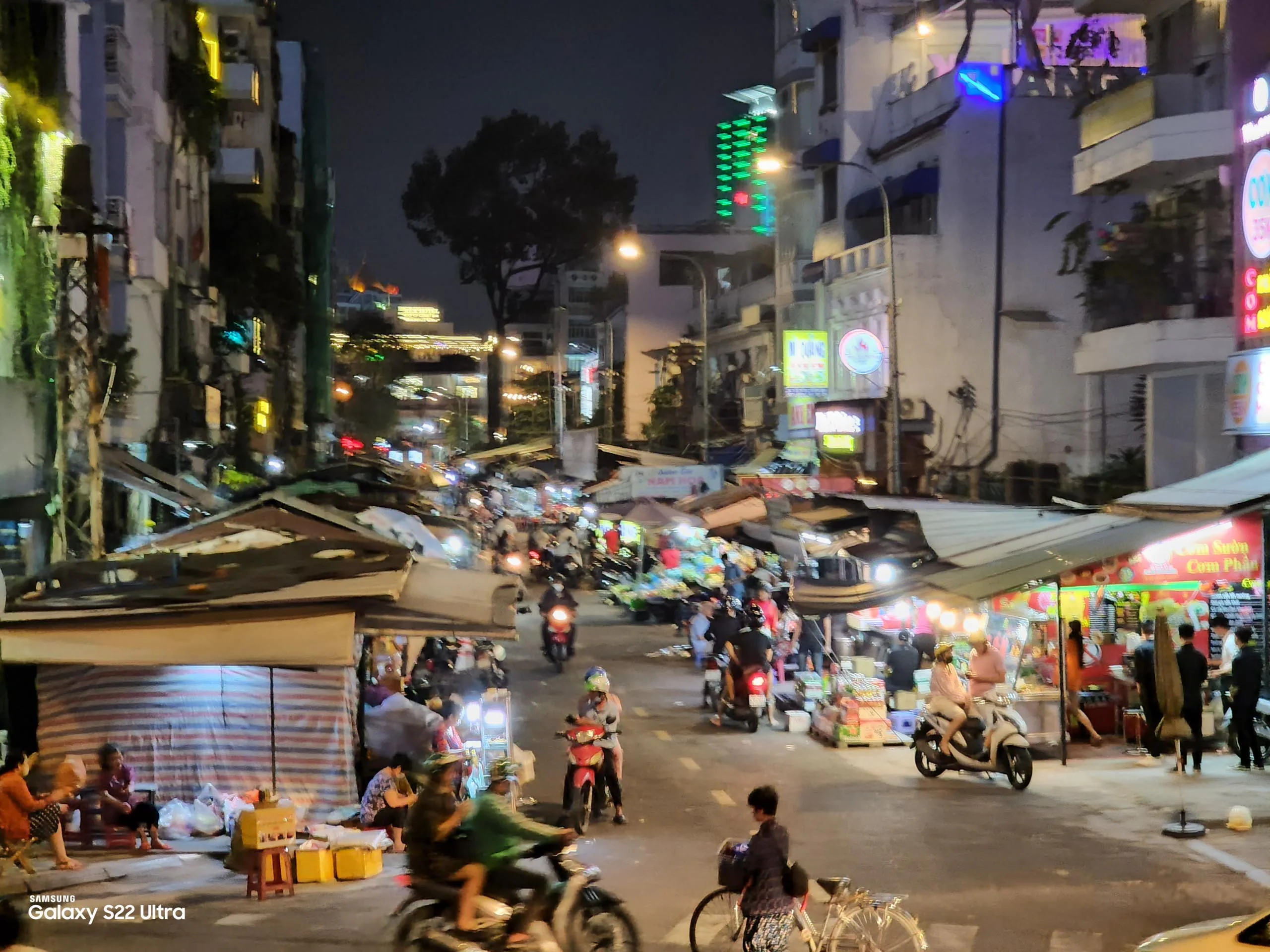 Bộ ảnh chụp thiếu sáng bằng camera Galaxy S22 Ultra trong hoạt động “Trải Nghiệm Chụp Hình Sống Đậm Chất Đêm”