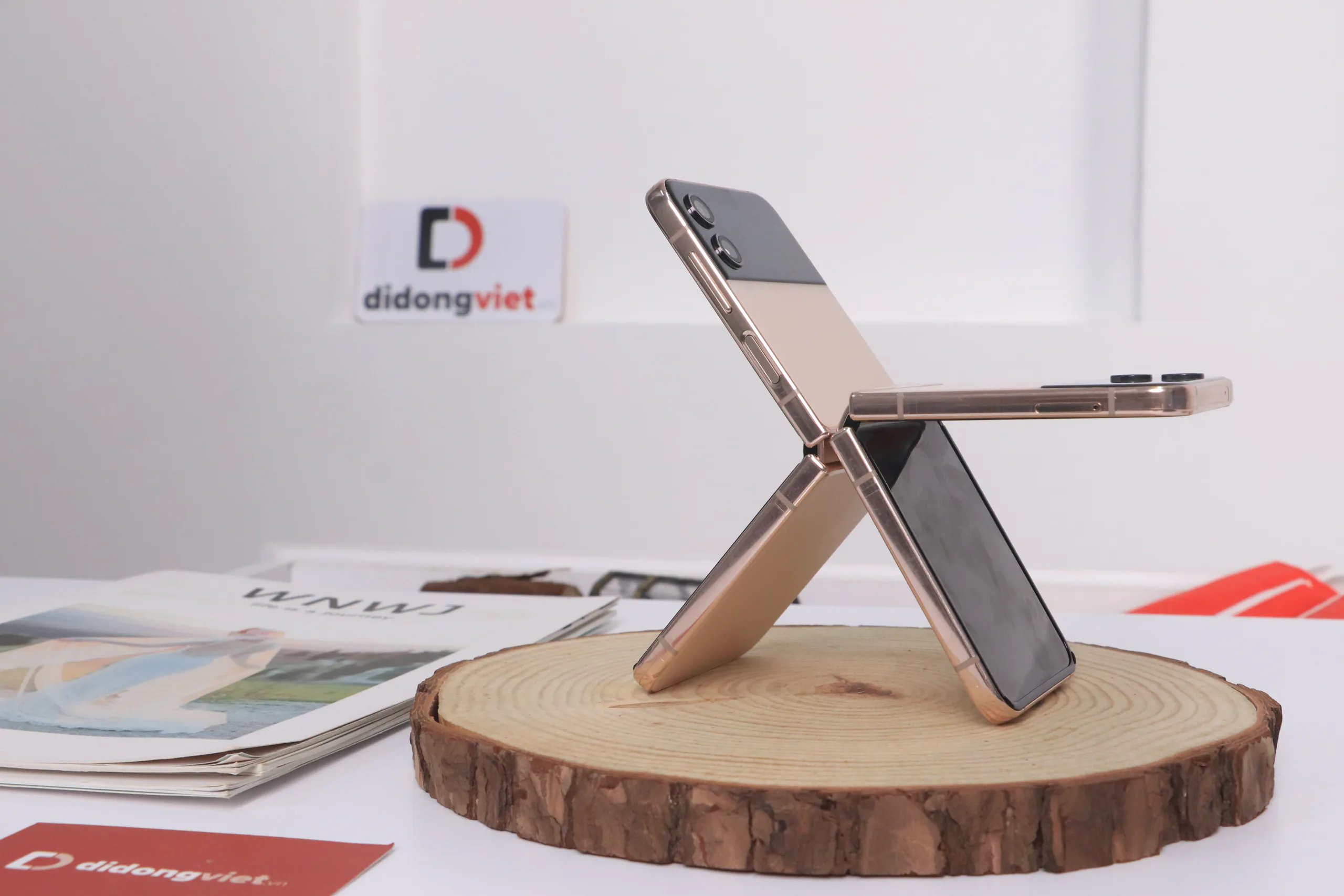 Galaxy Z Fold4 và Z Flip4 giảm đến 10 triệu đồng, chỉ còn từ 16.39 triệu đồng, lên đời bù từ 3.39 triệu đồng