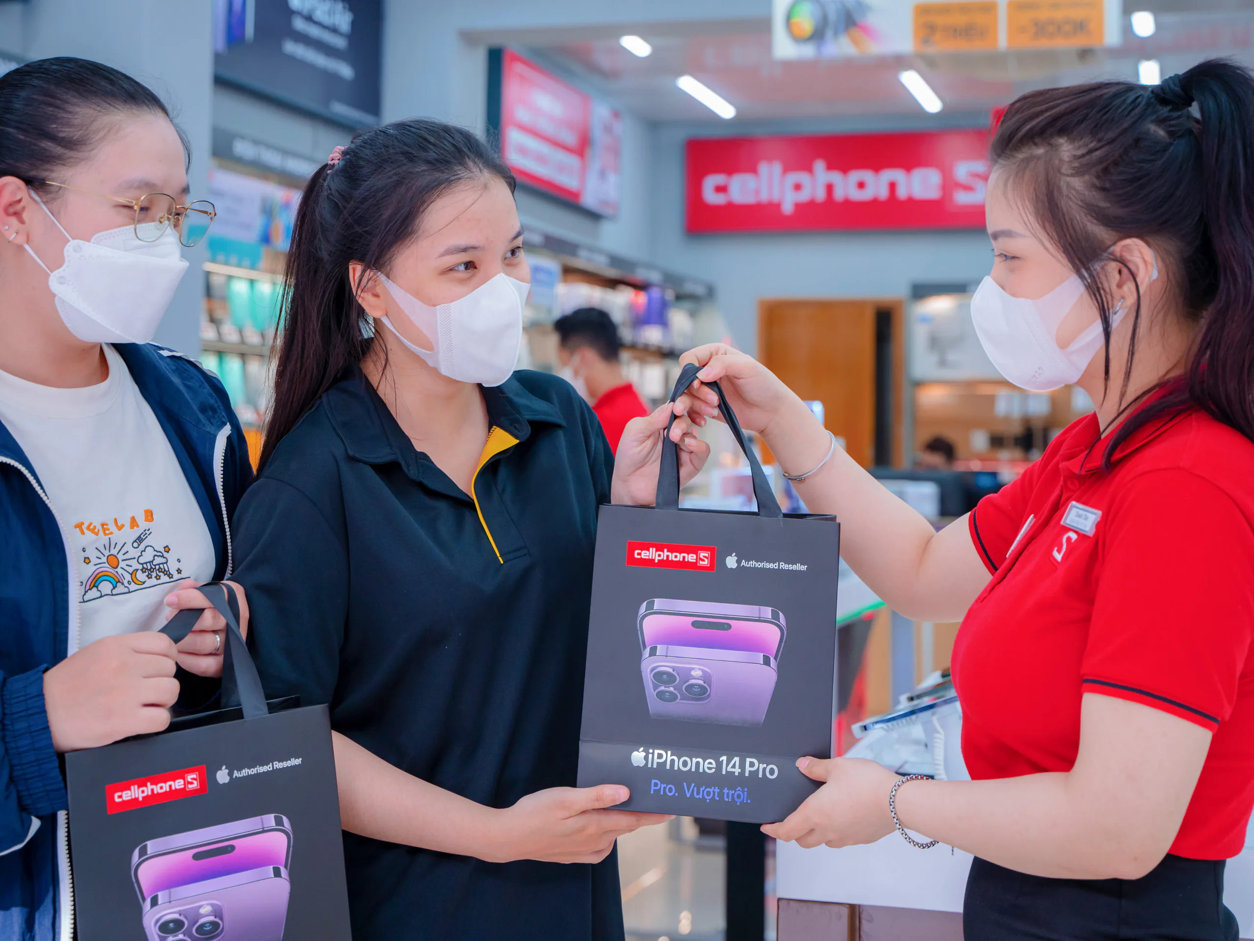 CellphoneS mở bán 15,000 khách hàng đặt trước iPhone 14 series chính hãng