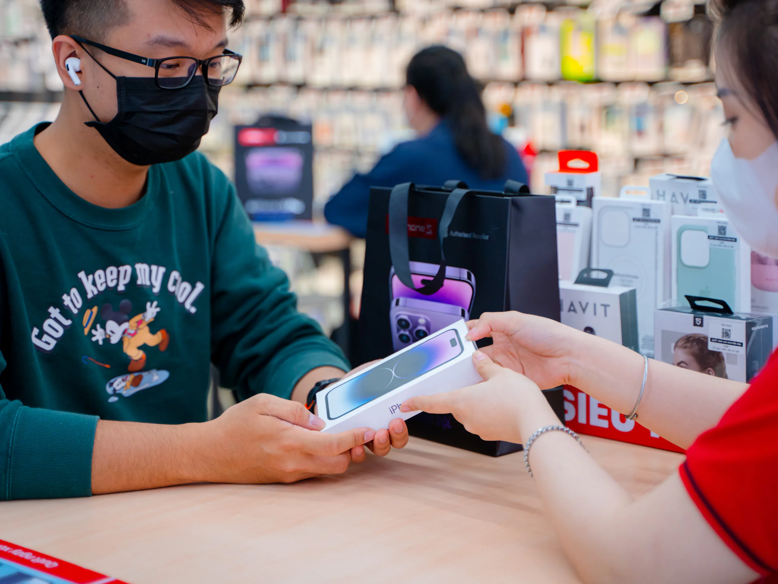 CellphoneS mở bán 15,000 khách hàng đặt trước iPhone 14 series chính hãng