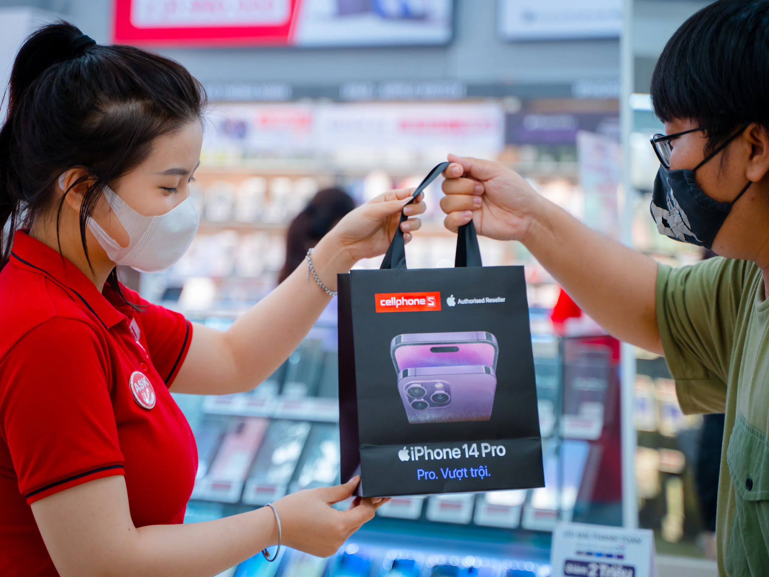 CellphoneS mở bán 15,000 khách hàng đặt trước iPhone 14 series chính hãng