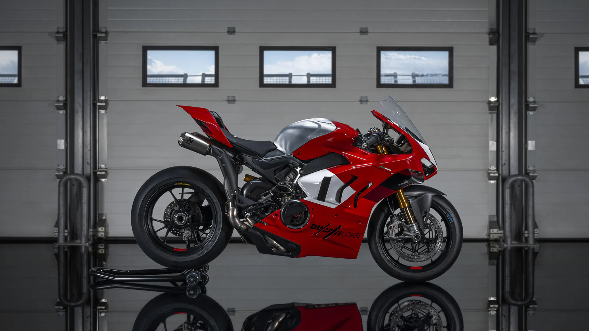 Ducati Panigale V4 R 2023 ra mắt với động cơ 237 mã lực cùng loạt nâng cấp để đua xe