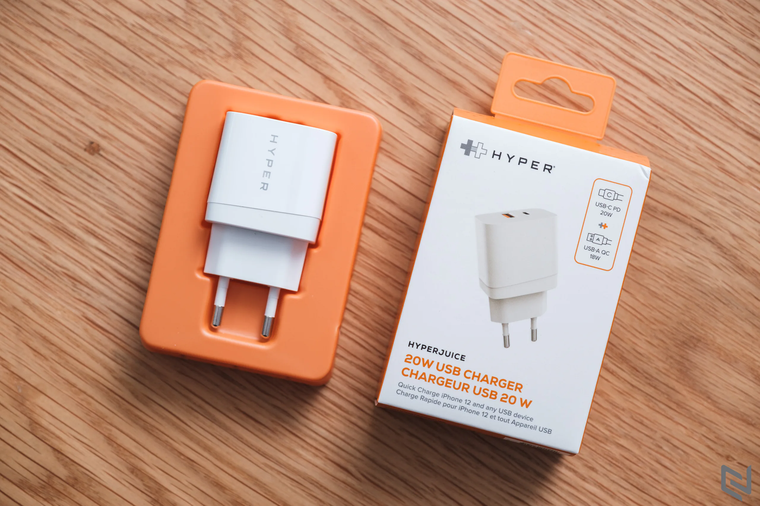 Trên tay bộ phụ kiện không thể thiếu cho iPhone 14