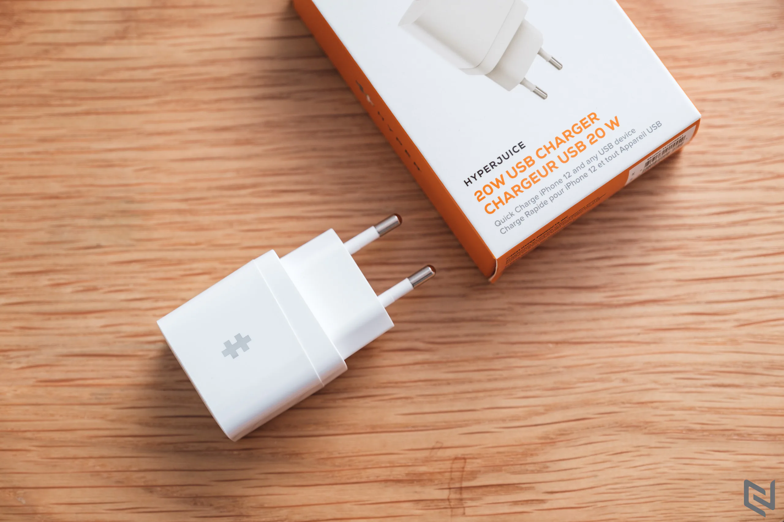Trên tay bộ phụ kiện không thể thiếu cho iPhone 14