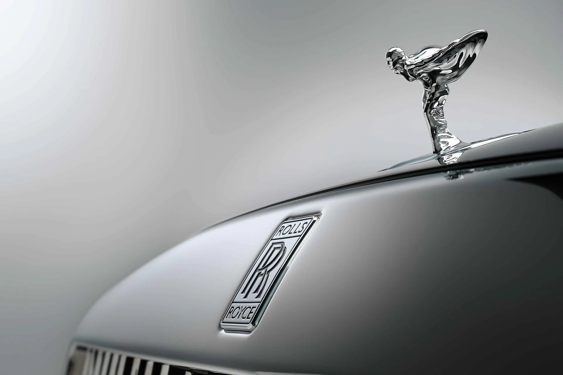 Xe điện cao cấp Rolls Royce Spectre EV 2024 ra mắt với quãng đường di chuyển tối đa 520 km mỗi lần sạc pin