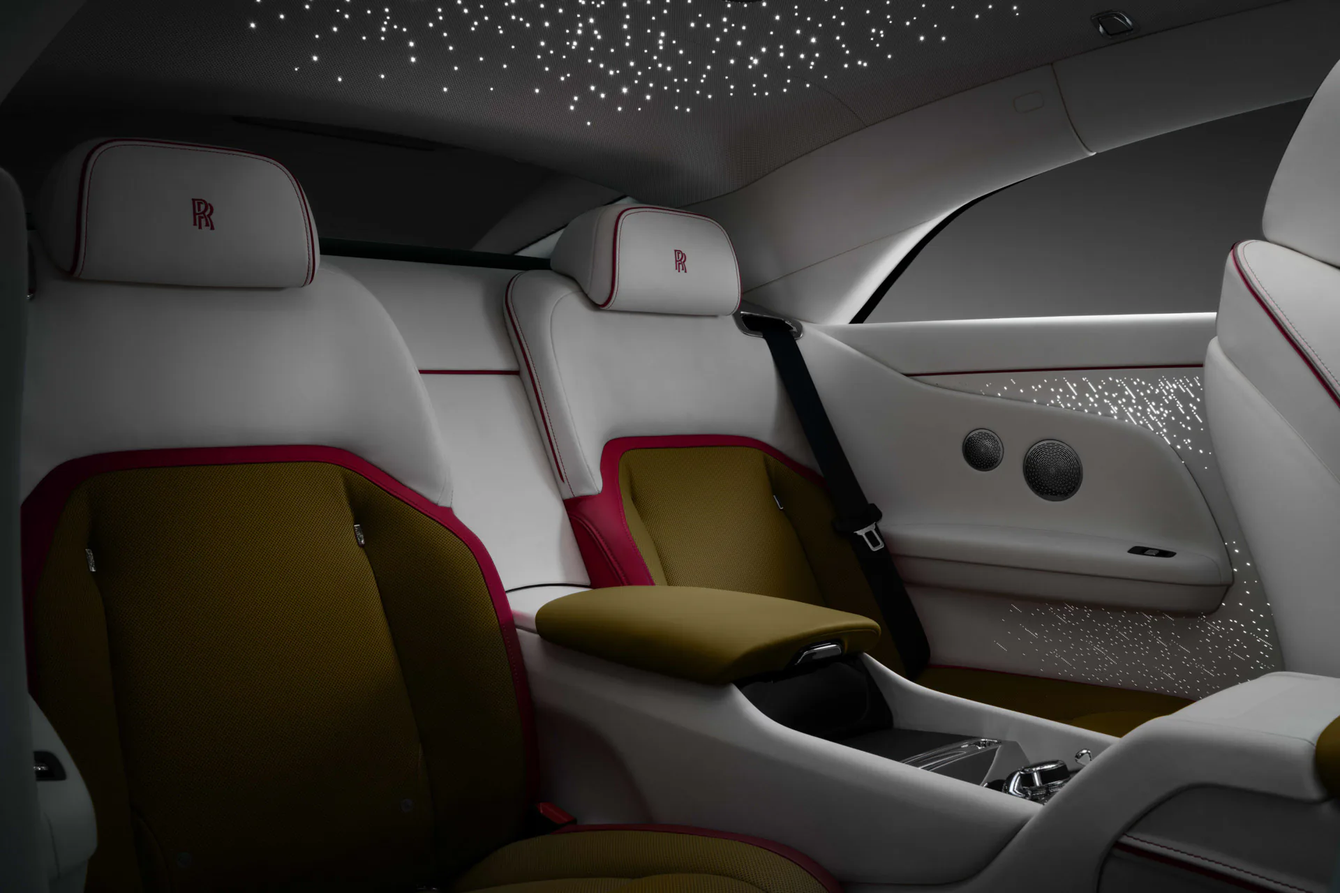 Xe điện cao cấp Rolls Royce Spectre EV 2024 ra mắt với quãng đường di chuyển tối đa 520 km mỗi lần sạc pin