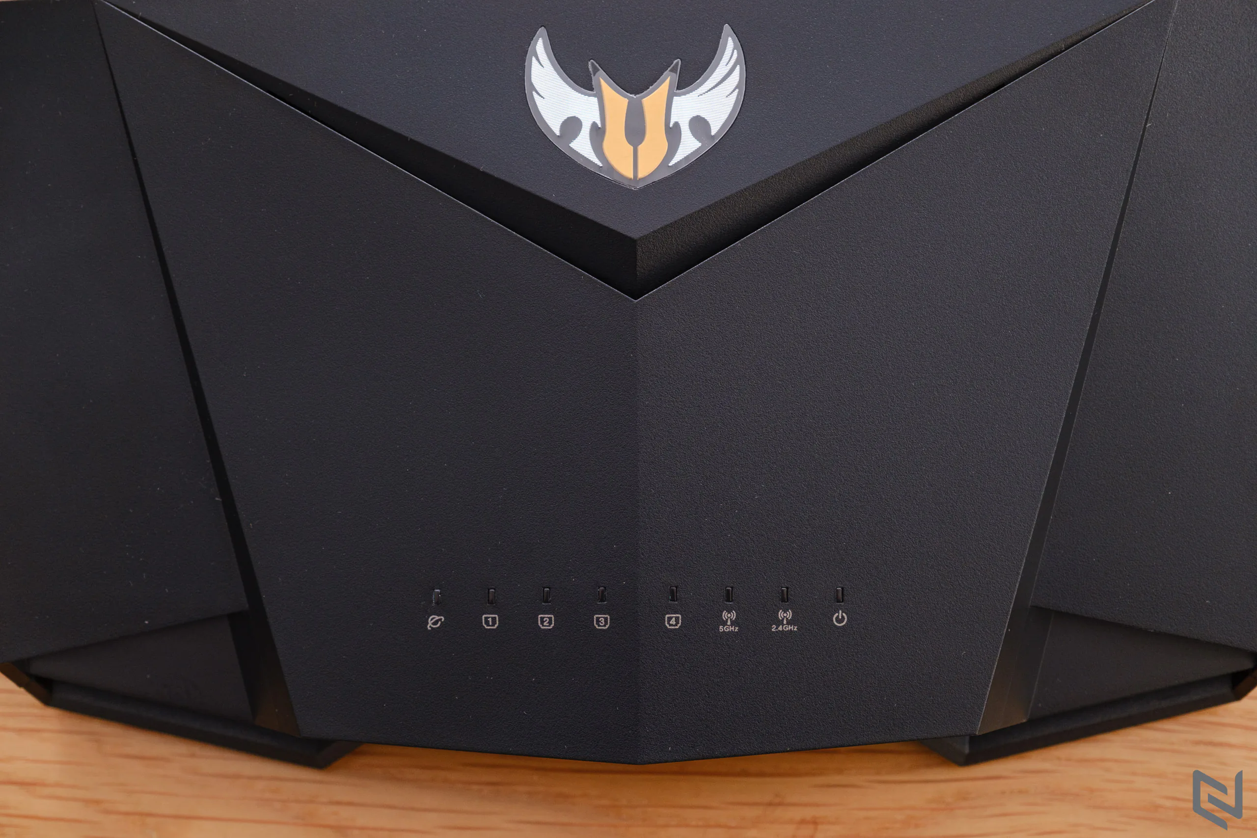 Trên tay router ASUS TUF Gaming AX3000: Kiểu dáng hầm hố, Wi-Fi 6 với băng tần kép và cổng chơi game chuyên dụng