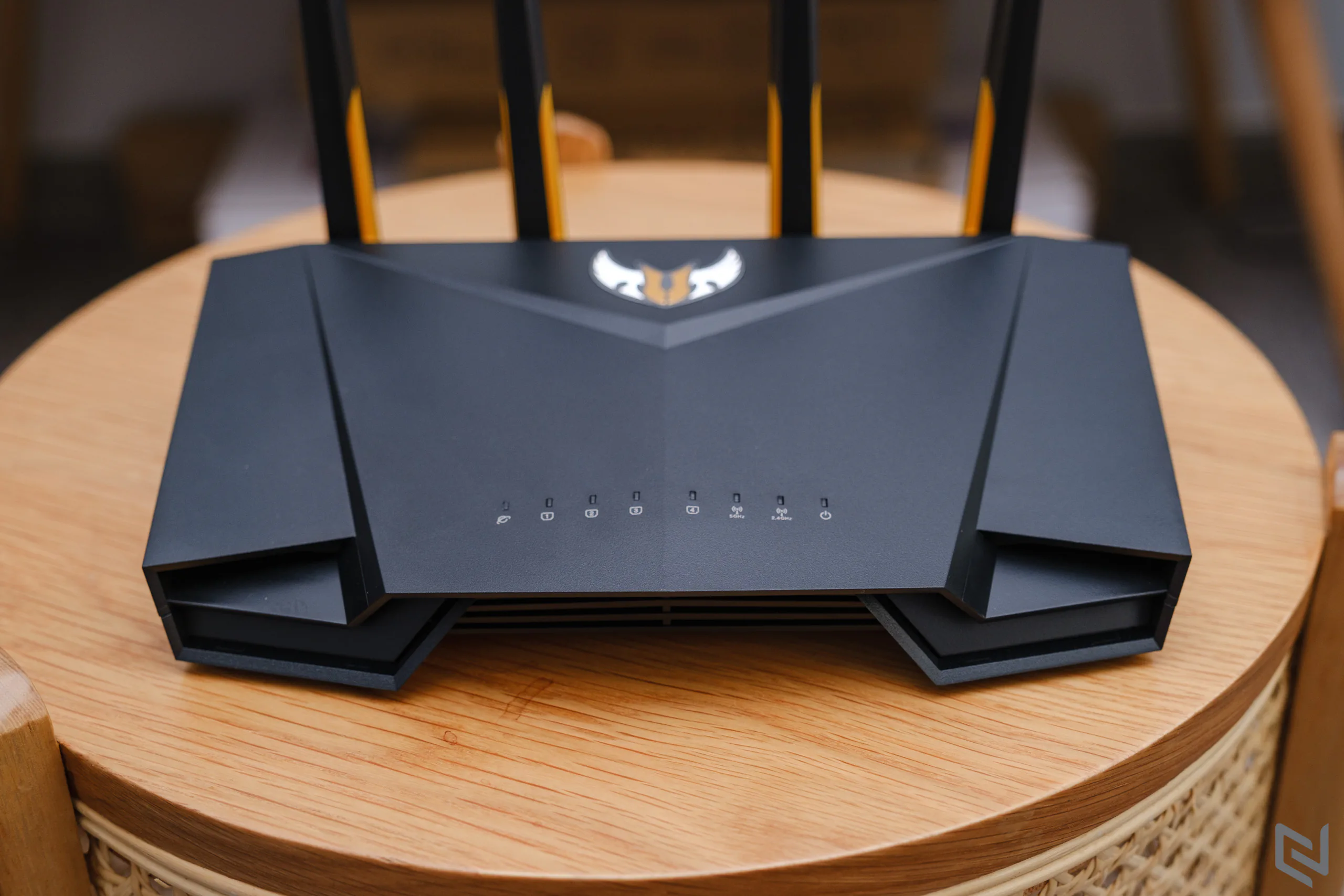 Trên tay router ASUS TUF Gaming AX3000: Kiểu dáng hầm hố, Wi-Fi 6 với băng tần kép và cổng chơi game chuyên dụng