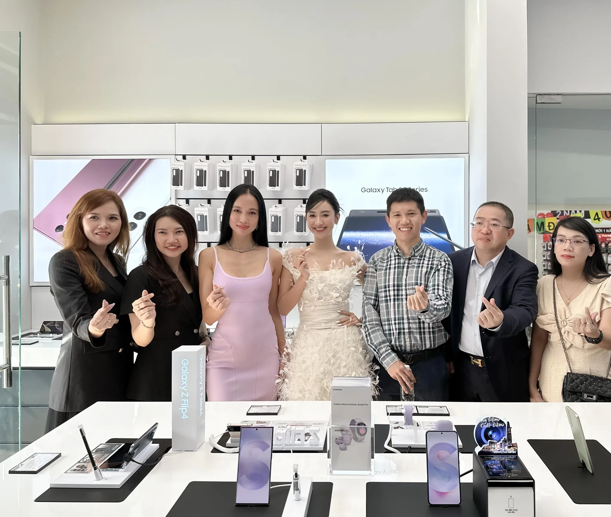 Samsung hợp tác cùng FPT Retail trình làng chuỗi 5 cửa hàng trải nghiệm Samsung S.Studio by FPT