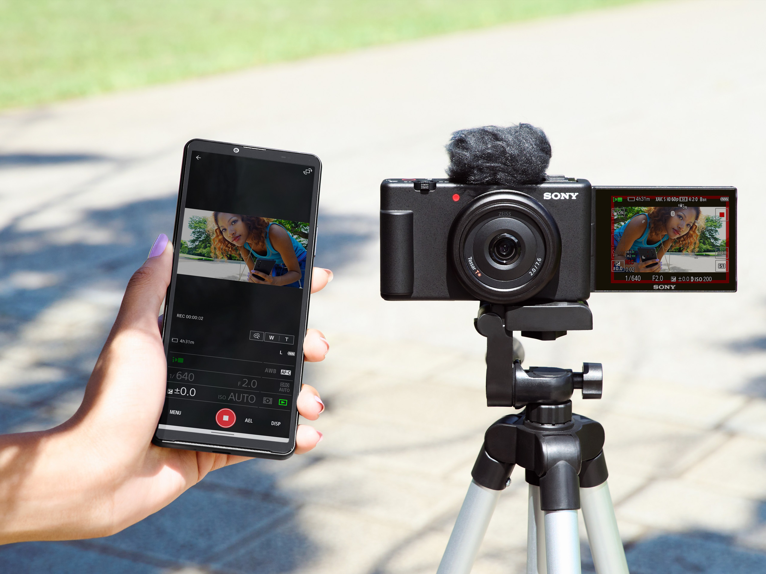 Sony mở rộng dải sản phẩm Vlog với máy quay ZV-1F, giá bán 13,990,000 VND