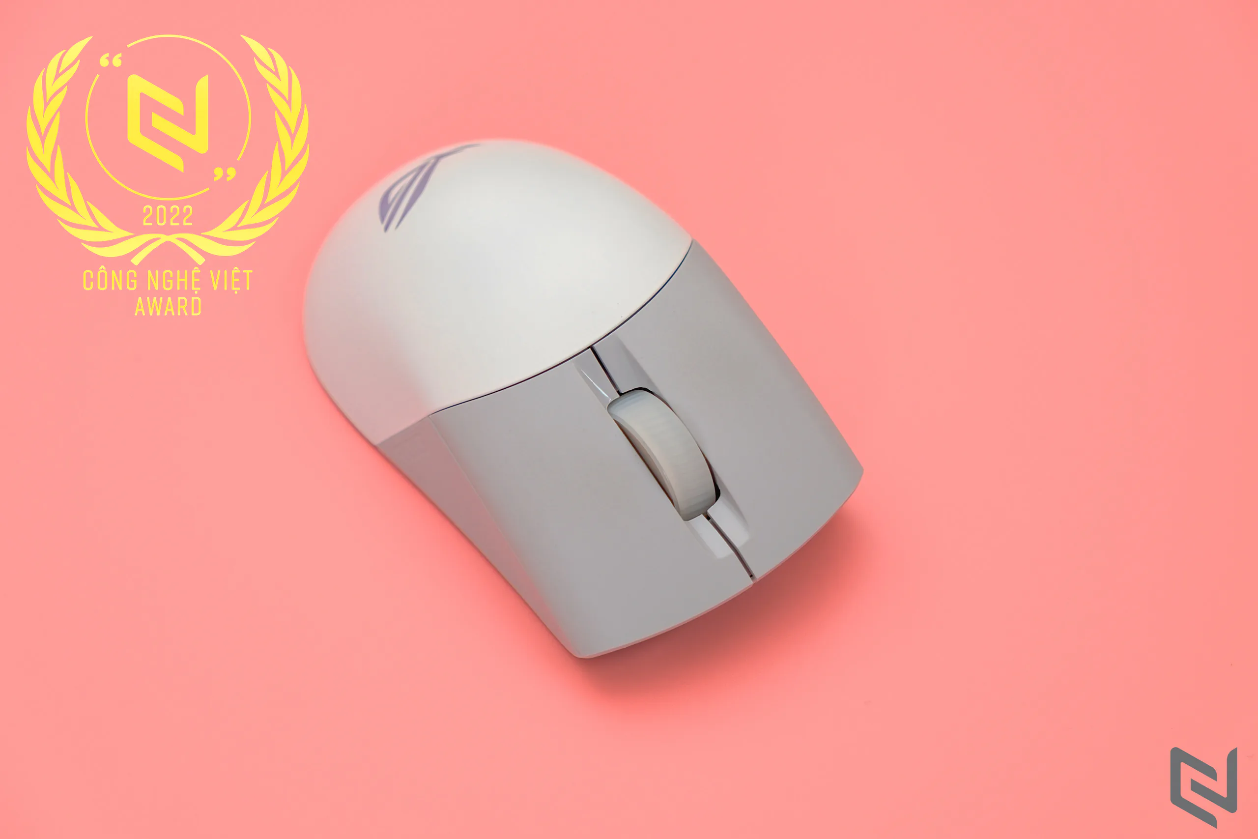 Trên tay chuột chơi game không dây ASUS ROG Keris Wireless Aimpoint: Cảm biến siêu nhạy và trọng lượng nhẹ dành cho game thủ FPS