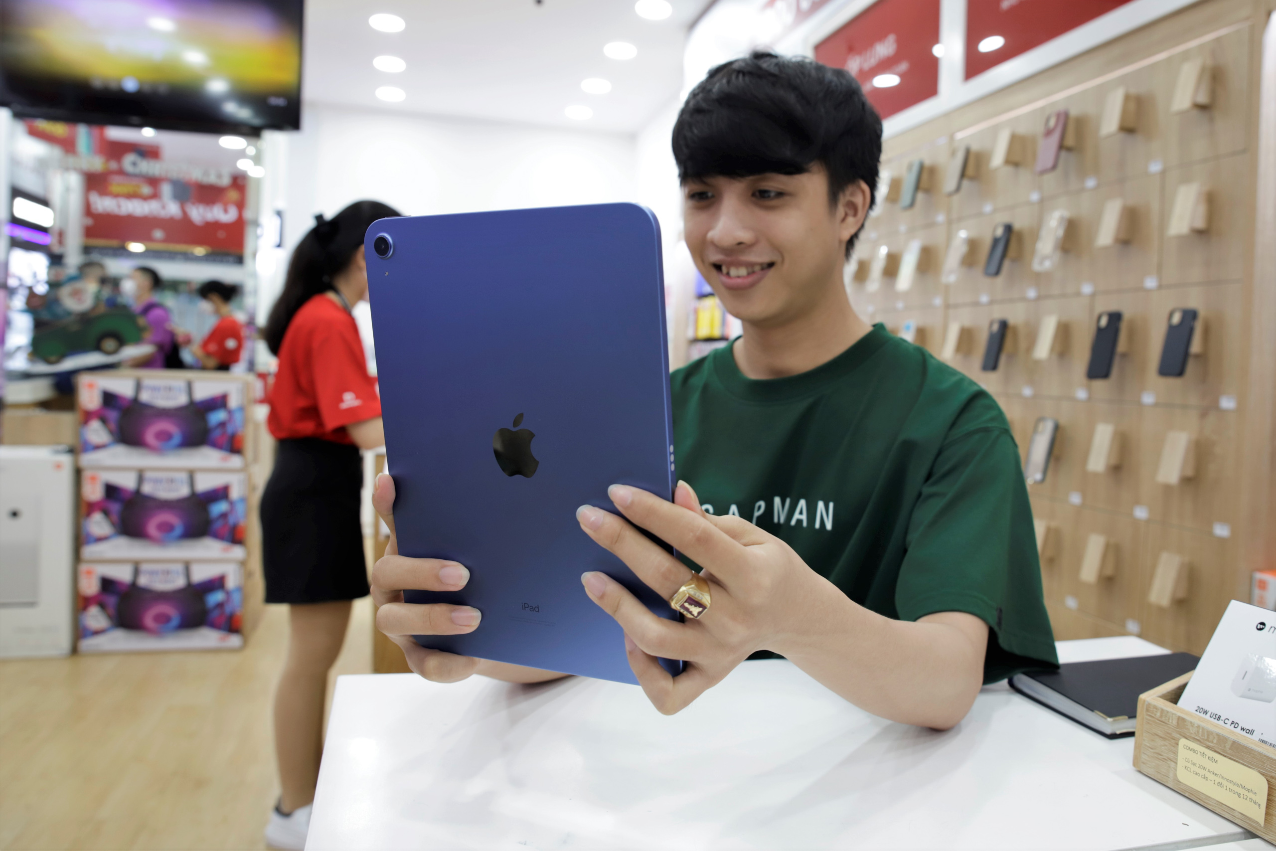 iPad Gen 10 chính thức lên kệ tại Việt Nam: “lột xác” ngoạn mục về thiết kế, sốc với giá bán chỉ từ 10.99 triệu đồng
