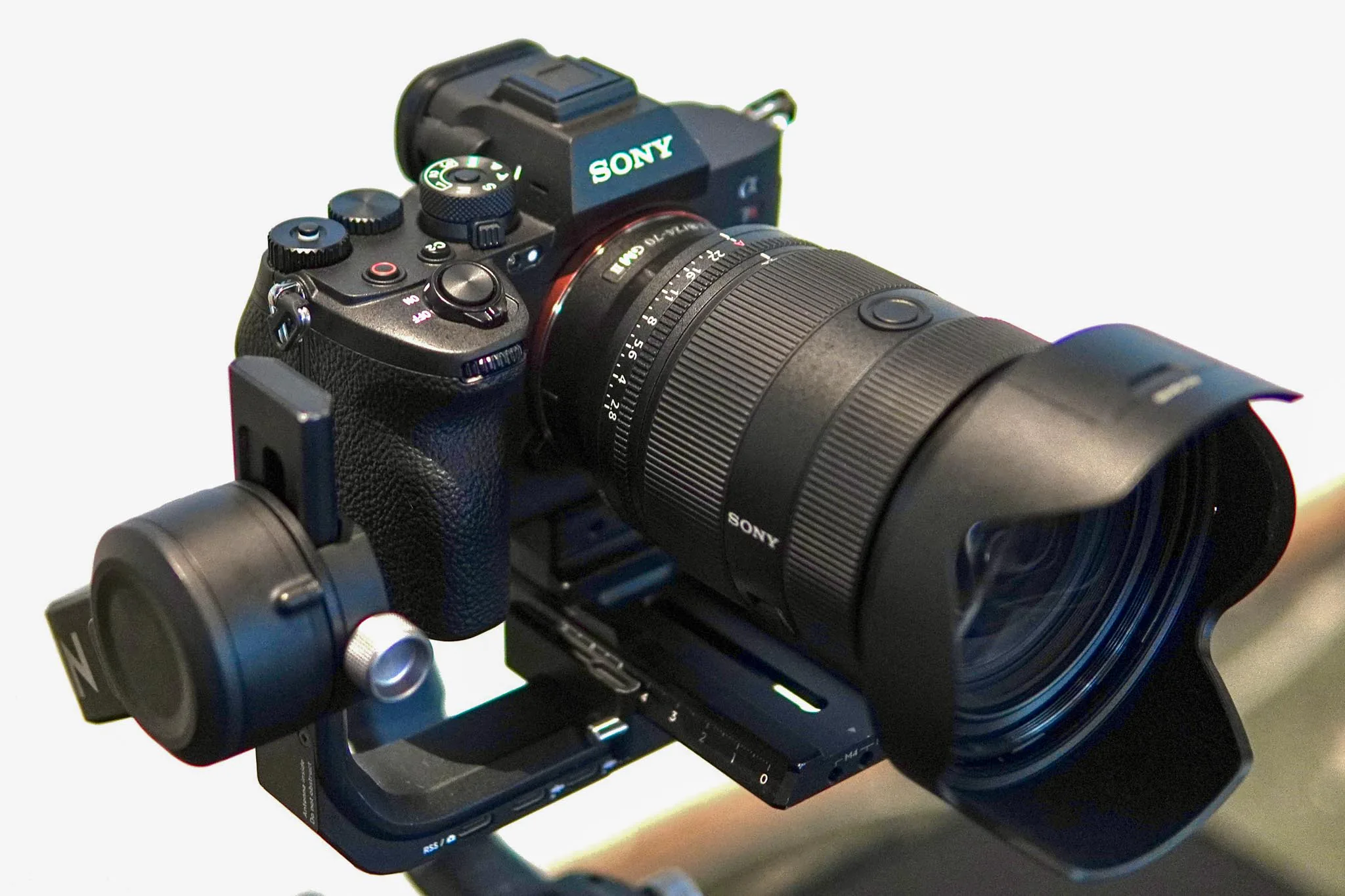 Sony ra mắt Alpha 7R V tại Việt Nam, tích hợp trí thông minh nhân tạo Al giúp nâng cao chất lượng hình ảnh