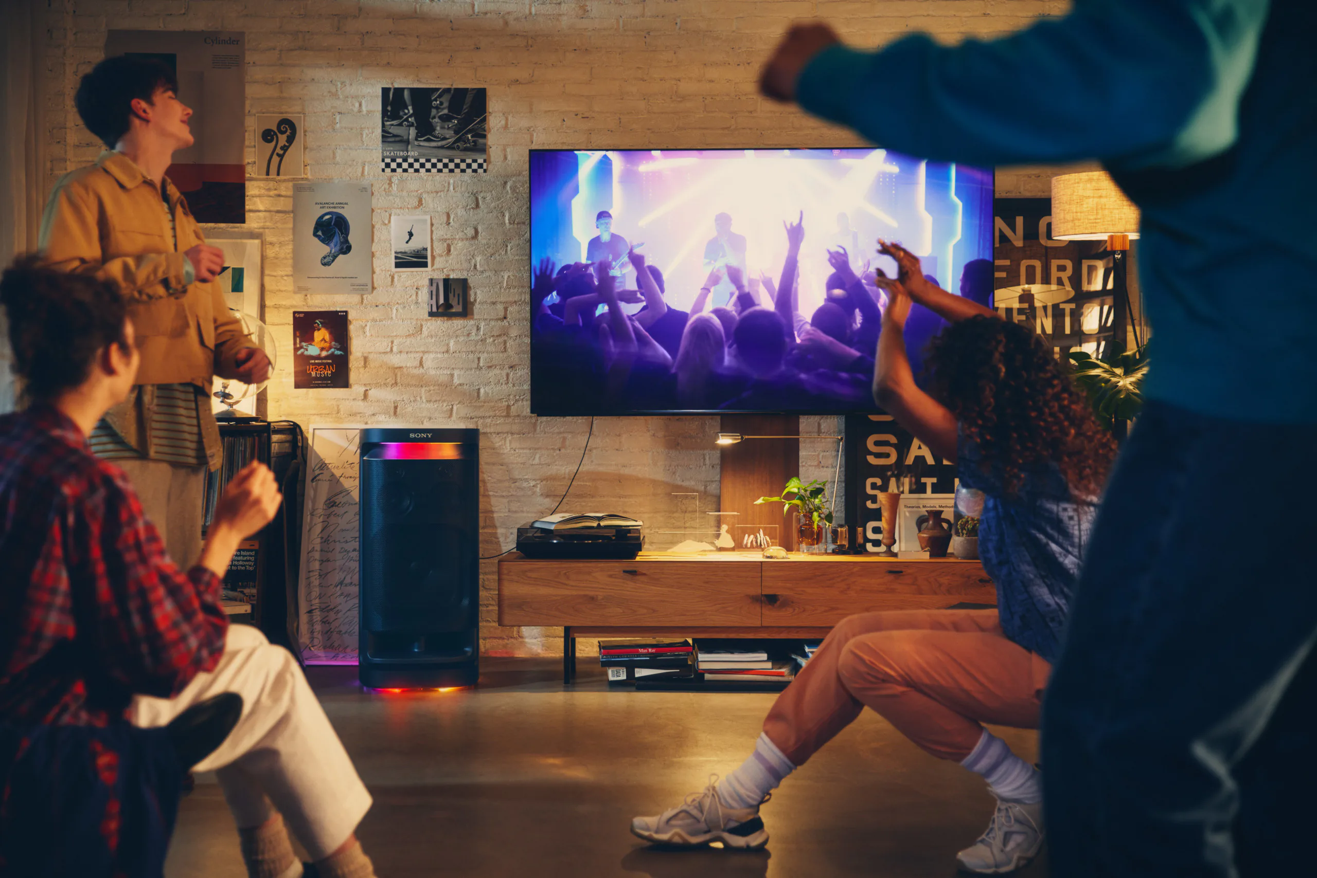 Sony ra mắt loa đa năng SRS-XV900, uy lực nhất trong X-Series