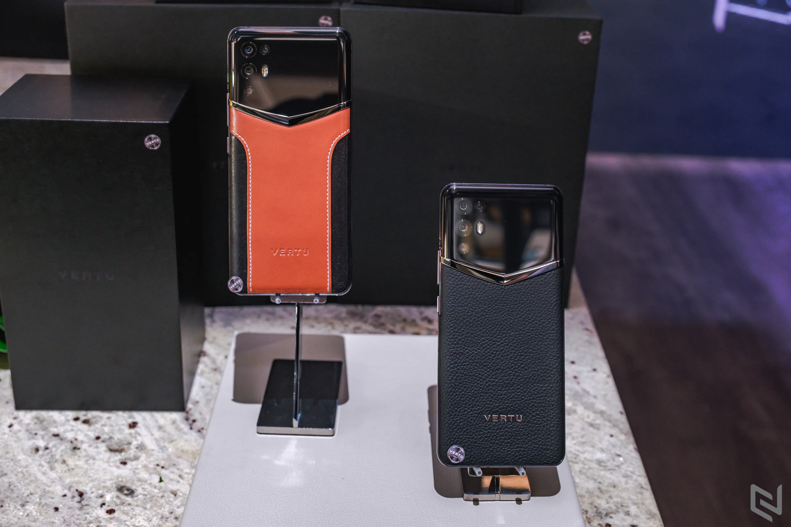 Di Động Việt ký kết hợp tác với Vertu Global, độc quyền phân phối Vertu chính hãng tại Việt Nam