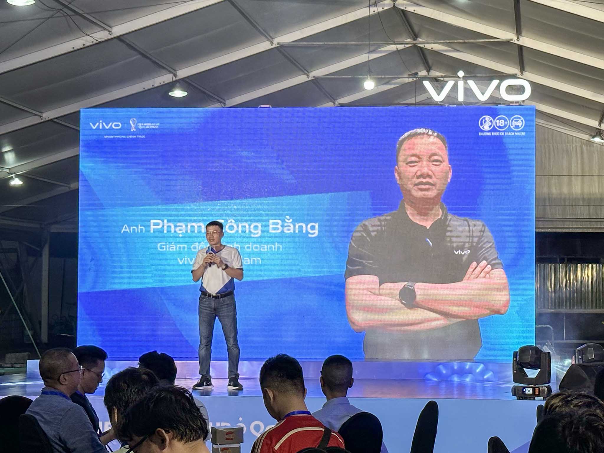 Vivo tổ chức sự kiện xem bóng đá “Shoot Bật Chất Cool – Cuốn Cùng World Cup” kết nối hàng ngàn người yêu công nghệ và fan hâm mộ bóng đá