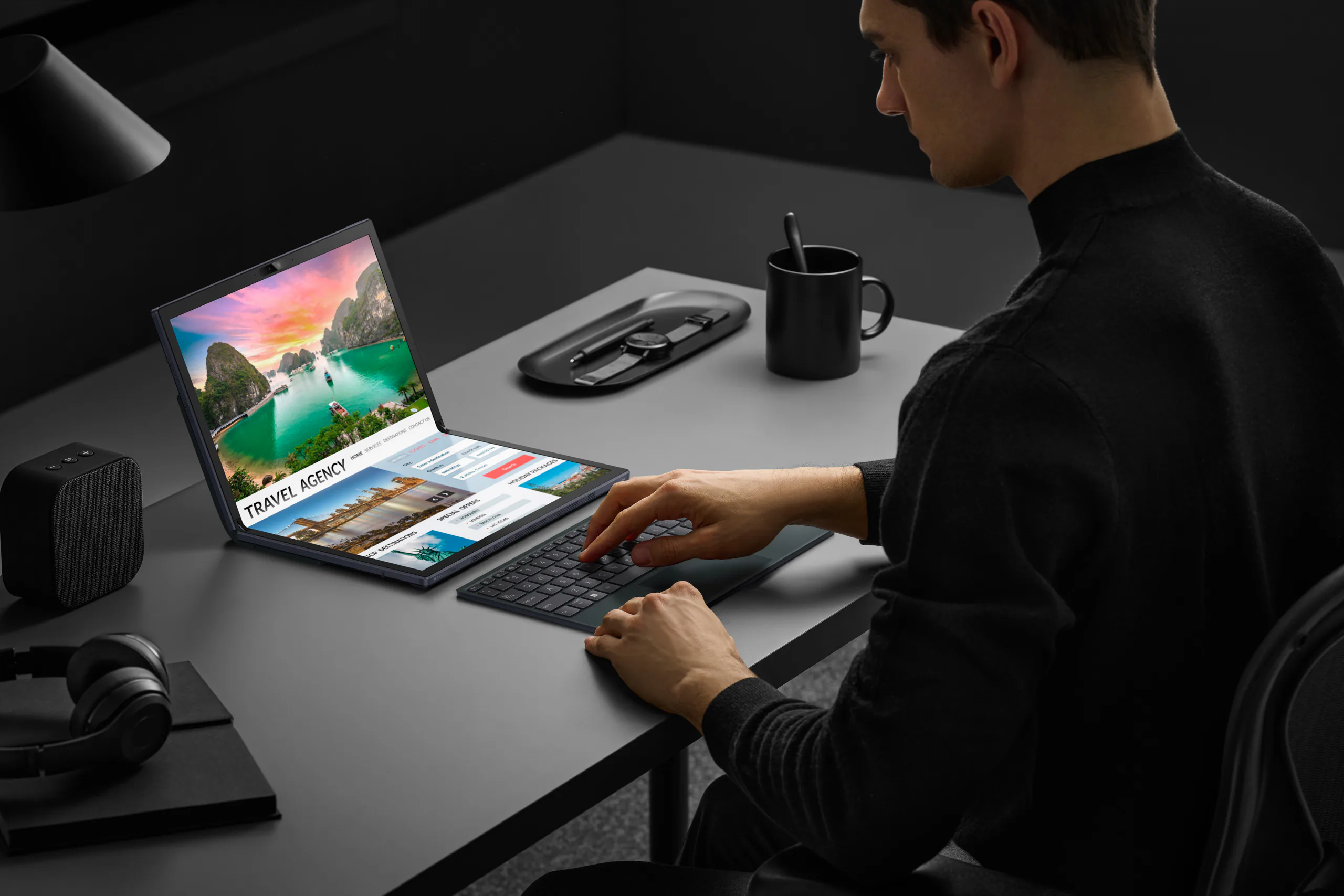 ASUS Việt Nam chính thức ra mắt Zenbook 17 Fold OLED (UX9702) - “Gập giới hạn. Mở tương lai”