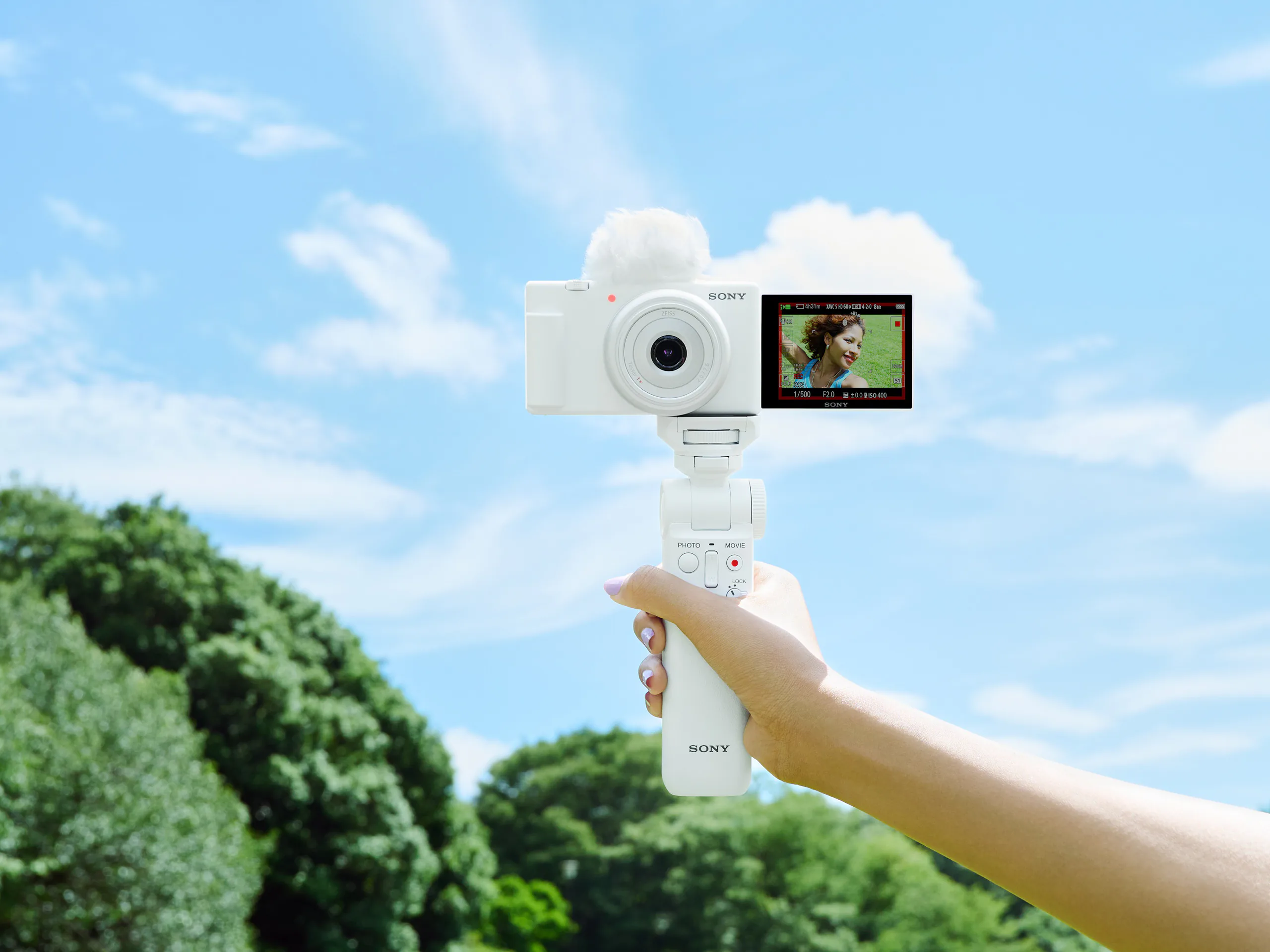Sony mở rộng dải sản phẩm Vlog với máy quay ZV-1F, giá bán 13,990,000 VND