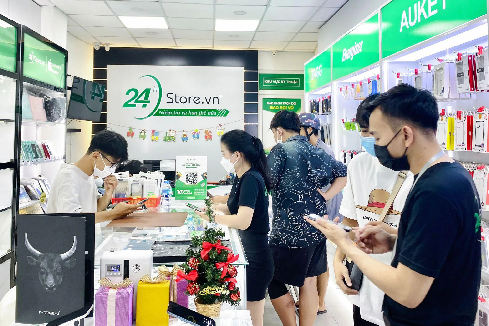 24hStore ưu đãi lớn dịp Giáng sinh: iPhone, phụ kiện giảm đến 70%, lắc trúng 100% quà tặng giá trị