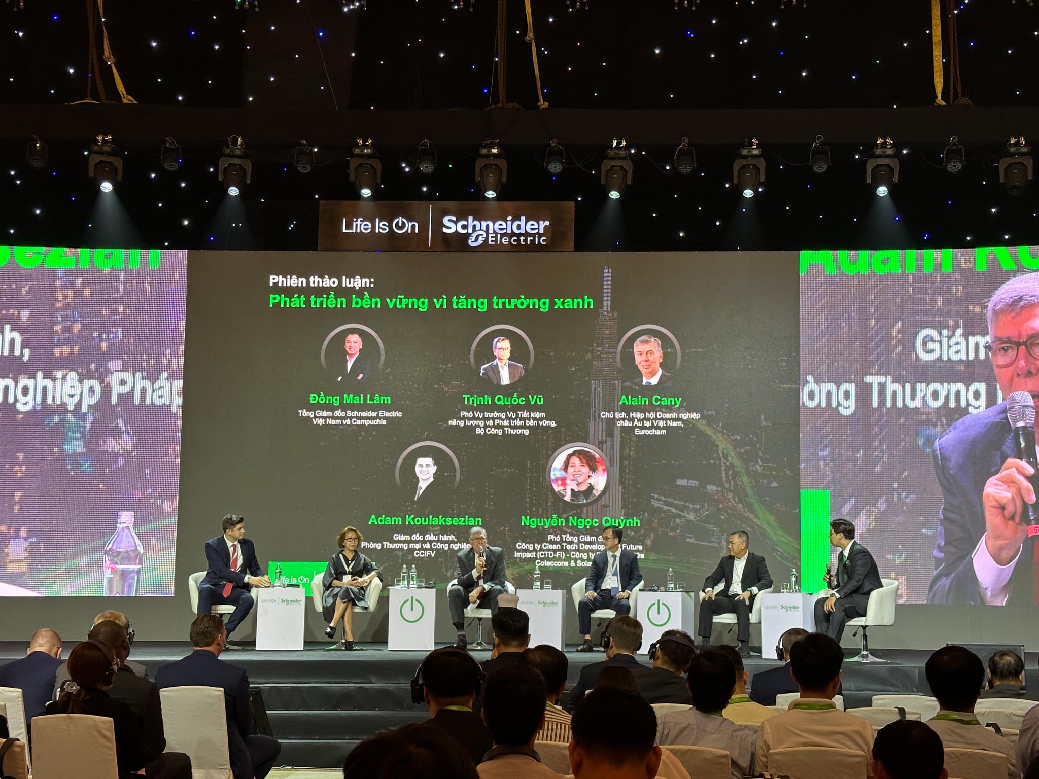 Schneider Electric Việt Nam khai mạc Innovation Summit 2022: Tăng tốc ‘Đổi mới sáng tạo vì một Việt Nam phát triển bền vững’