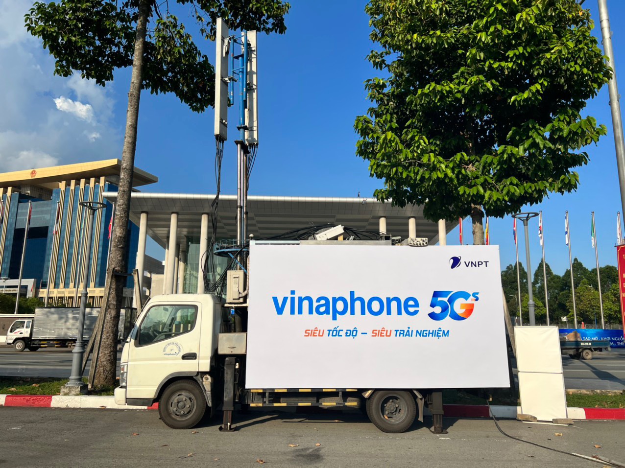 Techfest Việt Nam 2022 với màn trình diễn của các thiết bị tiến tiến nhất bằng công nghệ 5G của VinaPhone