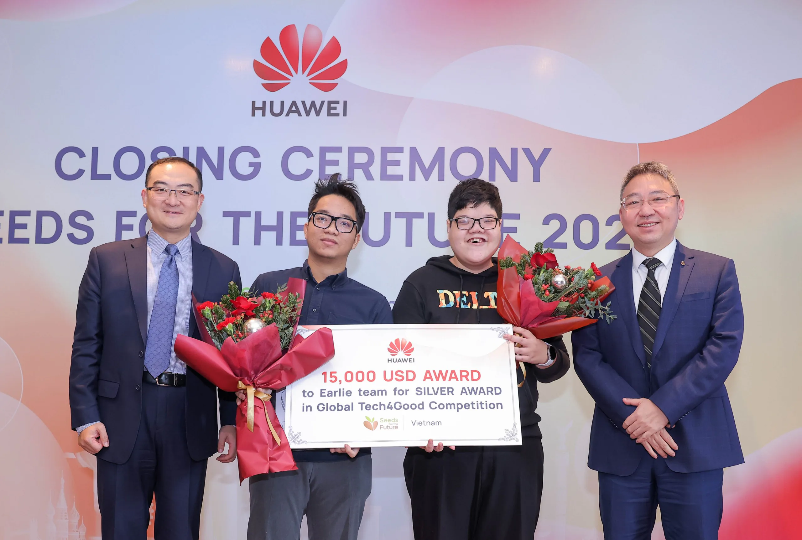 Huawei Việt Nam nhận bằng khen từ Hội Truyền thông số cho nỗ lực đào tạo nhân tài ngành ICT