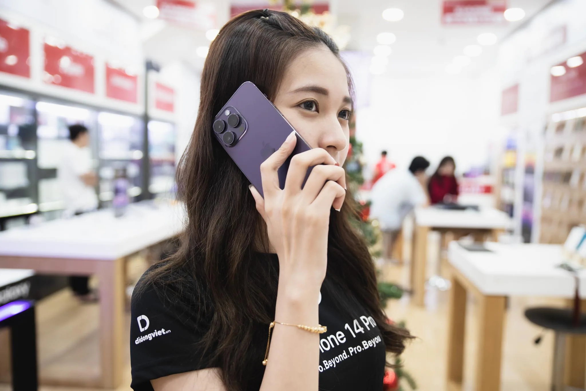 iPhone 14 series VN/A giảm mạnh, đại lý bán lẻ đủ hàng phục vụ Tết