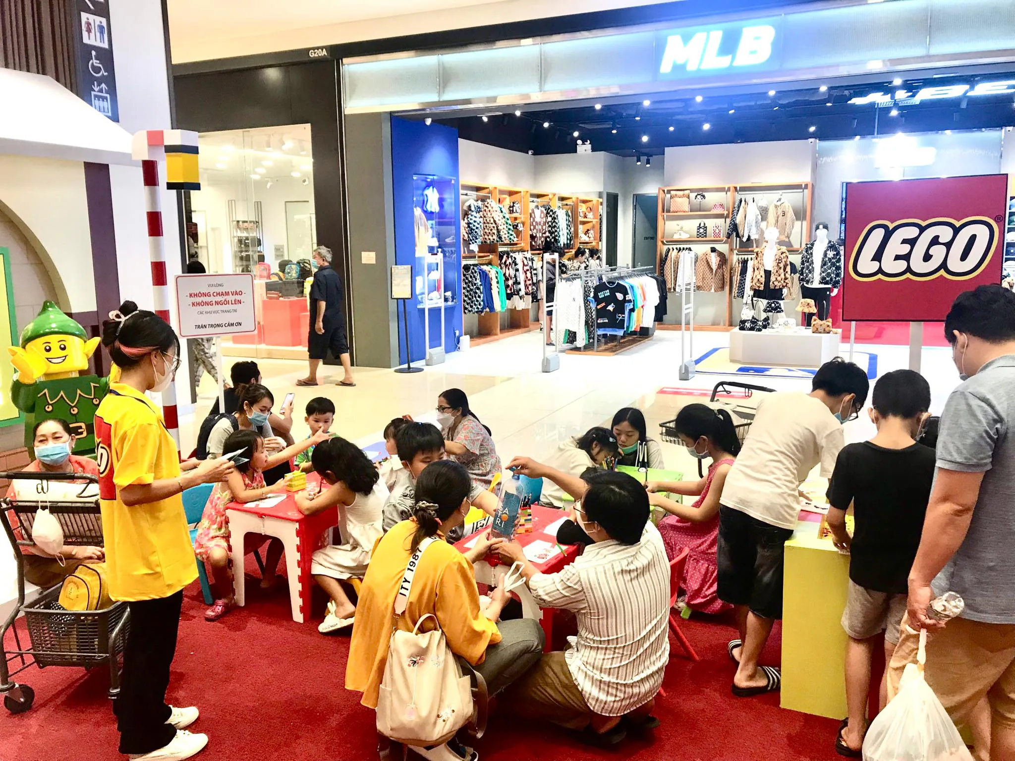 Tận hưởng giáng sinh an lành và vui vẻ cùng LEGO®