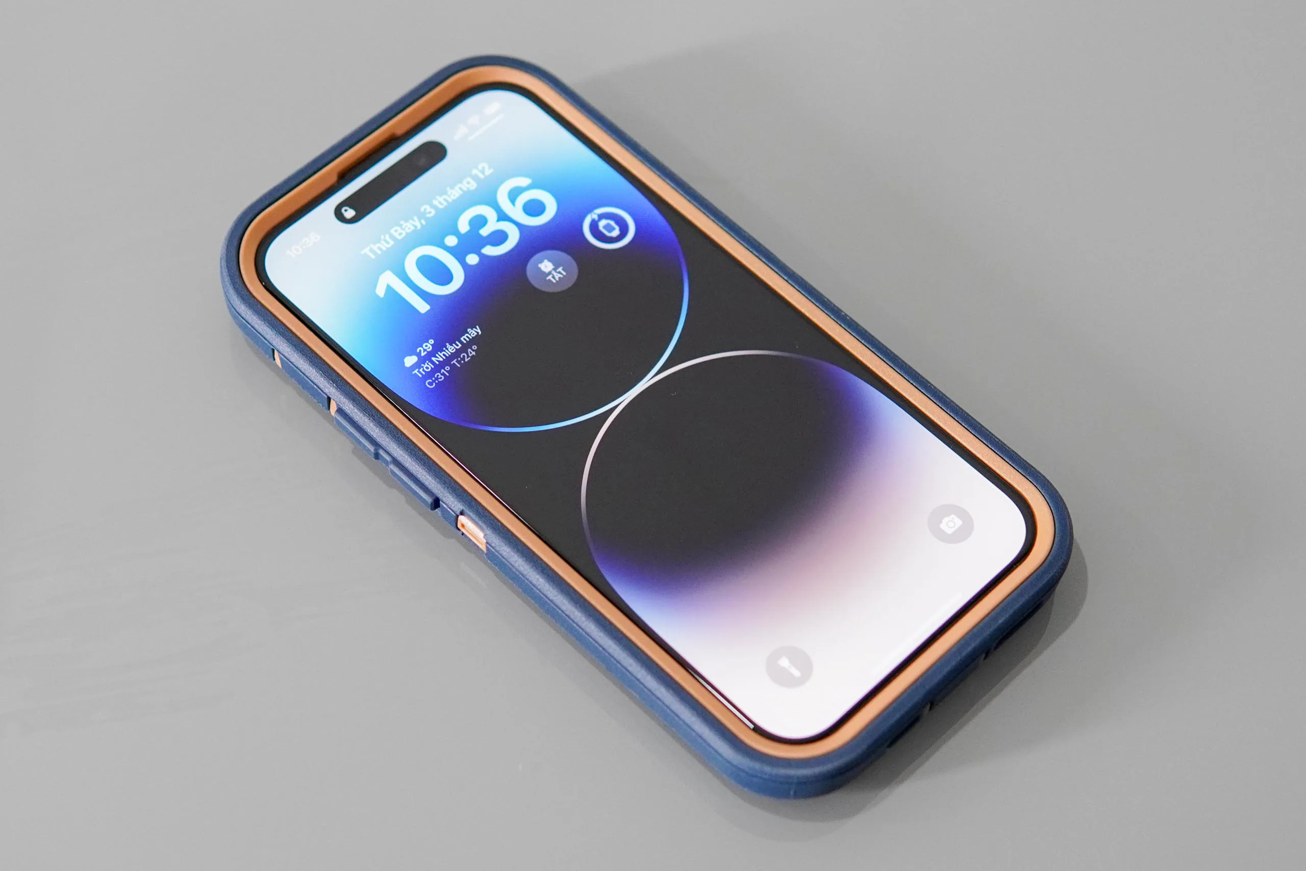 Trên tay Ốp lưng OtterBox cho iPhone 14 Pro - Siêu bền, hầm hồ nhưng cũng rất thời trang, kèm phụ kiện hữu ích