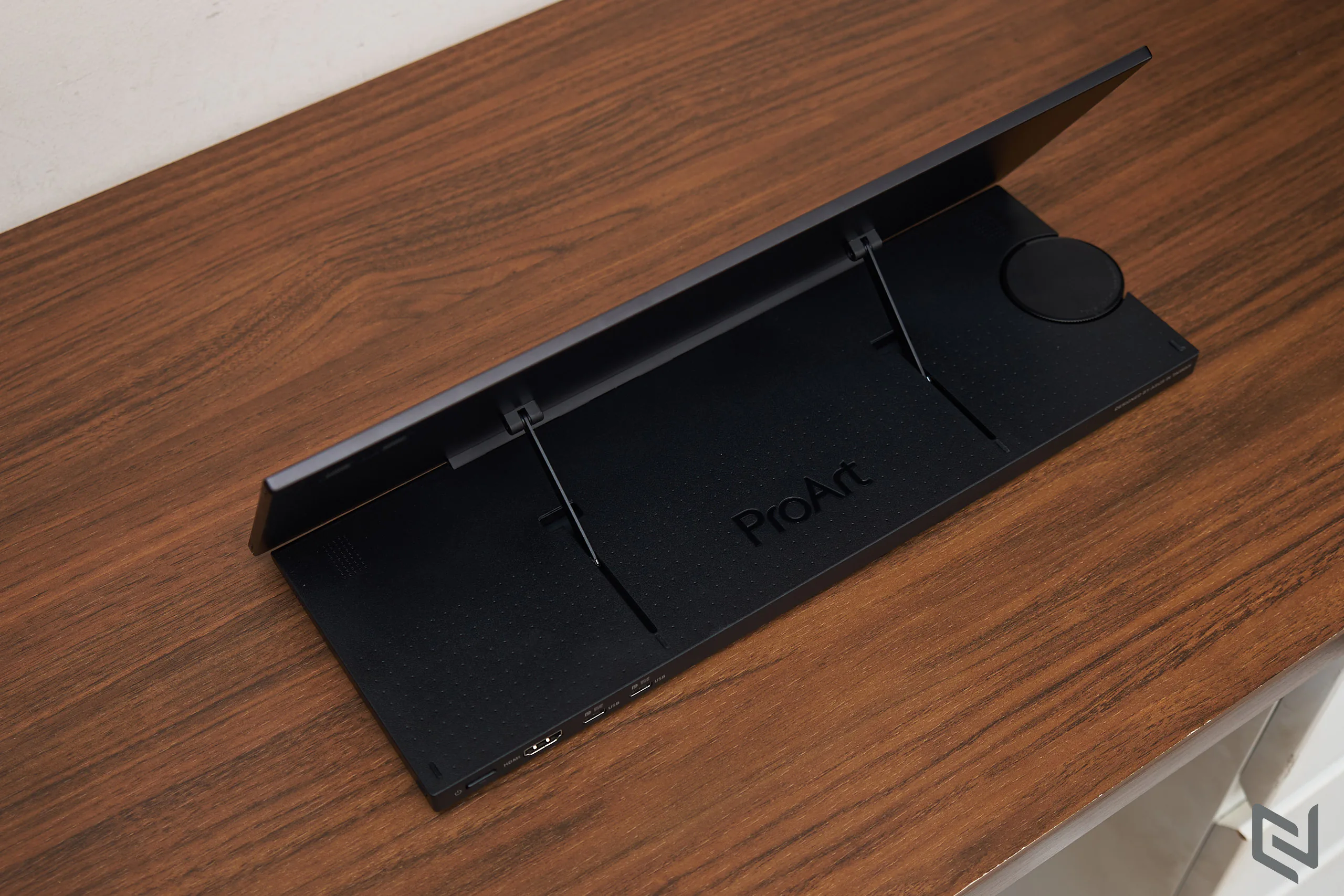 Trên tay màn hình di động ASUS ProArt PA147CDV: Màn hình phụ dành cho người dùng sáng tạo