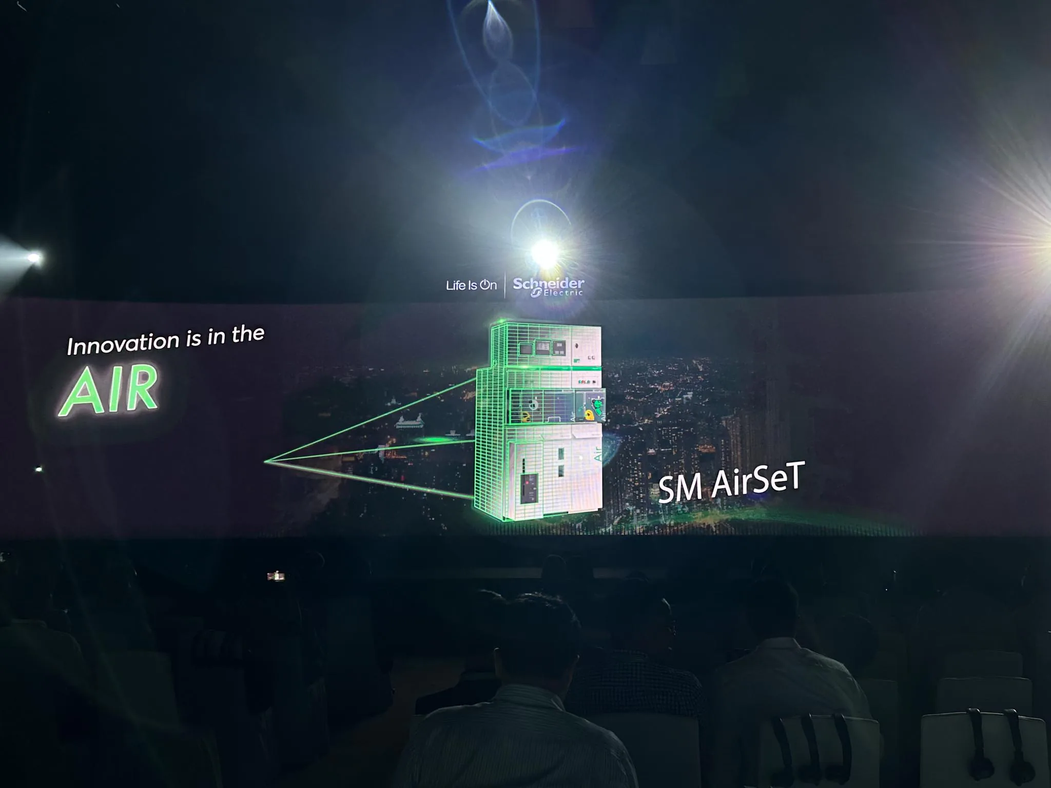 Schneider Electric Việt Nam khai mạc Innovation Summit 2022: Tăng tốc ‘Đổi mới sáng tạo vì một Việt Nam phát triển bền vững’