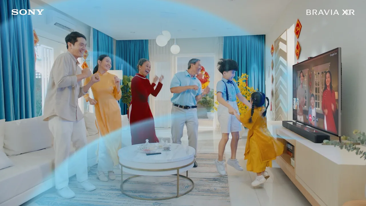 Trò chuyện video và điều khiển TV bằng tay với BRAVIA CAM thông minh trên TV Sony