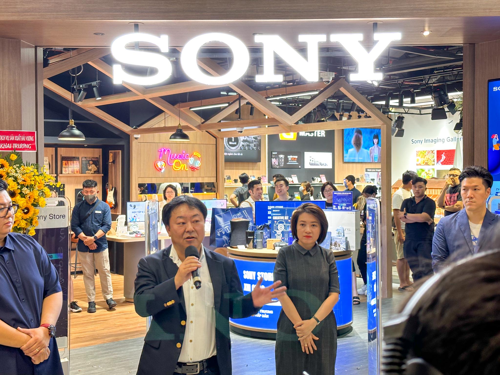 Khai trương Sony Store đầu tiên tại Việt Nam với nhiều quà tặng hấp dẫn