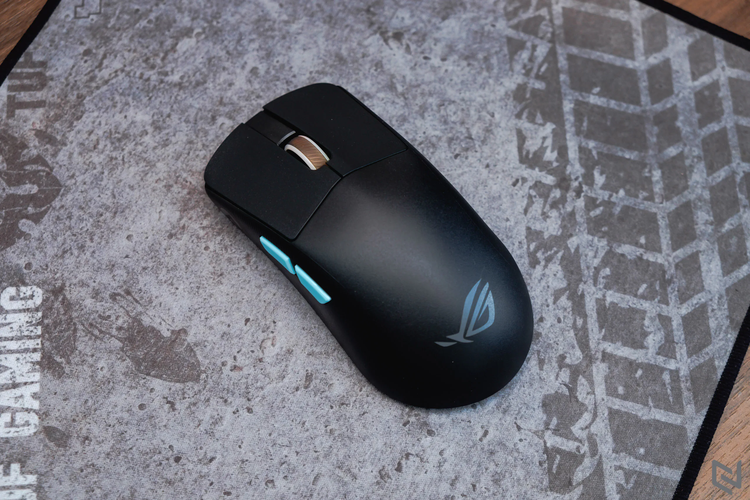 Đánh giá chuột ASUS ROG Harpe Ace phiên bản Aim Lab Edition: Trọng lượng nhẹ, cảm biến nhạy, tối ưu cho game thủ FPS