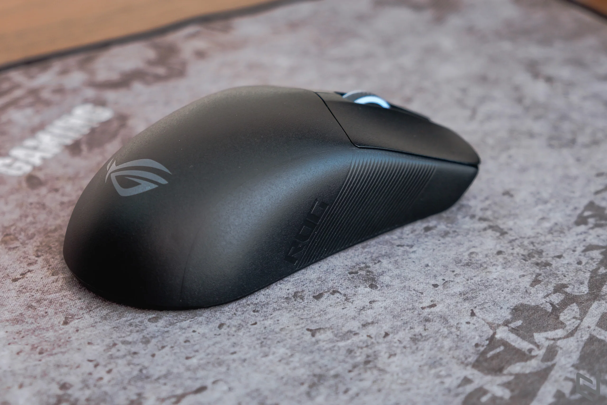 Đánh giá chuột ASUS ROG Harpe Ace phiên bản Aim Lab Edition: Trọng lượng nhẹ, cảm biến nhạy, tối ưu cho game thủ FPS