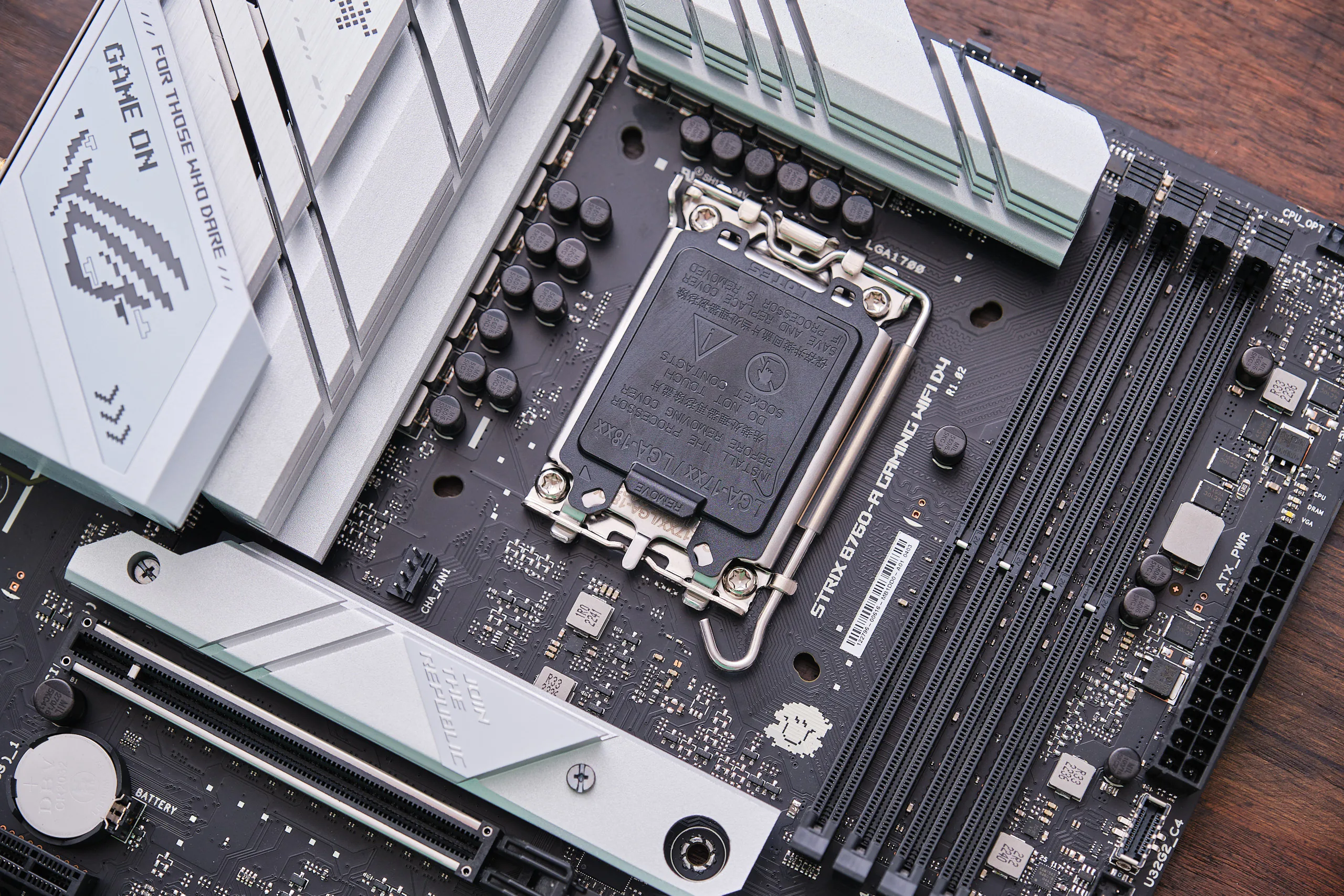 Trên tay bo mạch chủ ASUS ROG STRIX B760-A Gaming WiFi D4: Kích thước ATX với thiết kế đẹp mắt, hiệu năng mạnh mẽ hỗ trợ CPU Intel thế hệ 13