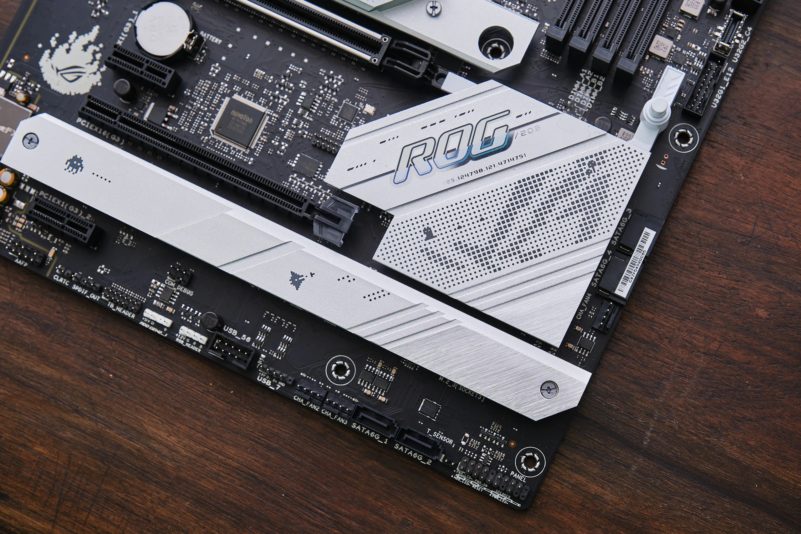 Trên tay bo mạch chủ ASUS ROG STRIX B760-A Gaming WiFi D4: Kích thước ATX với thiết kế đẹp mắt, hiệu năng mạnh mẽ hỗ trợ CPU Intel thế hệ 13