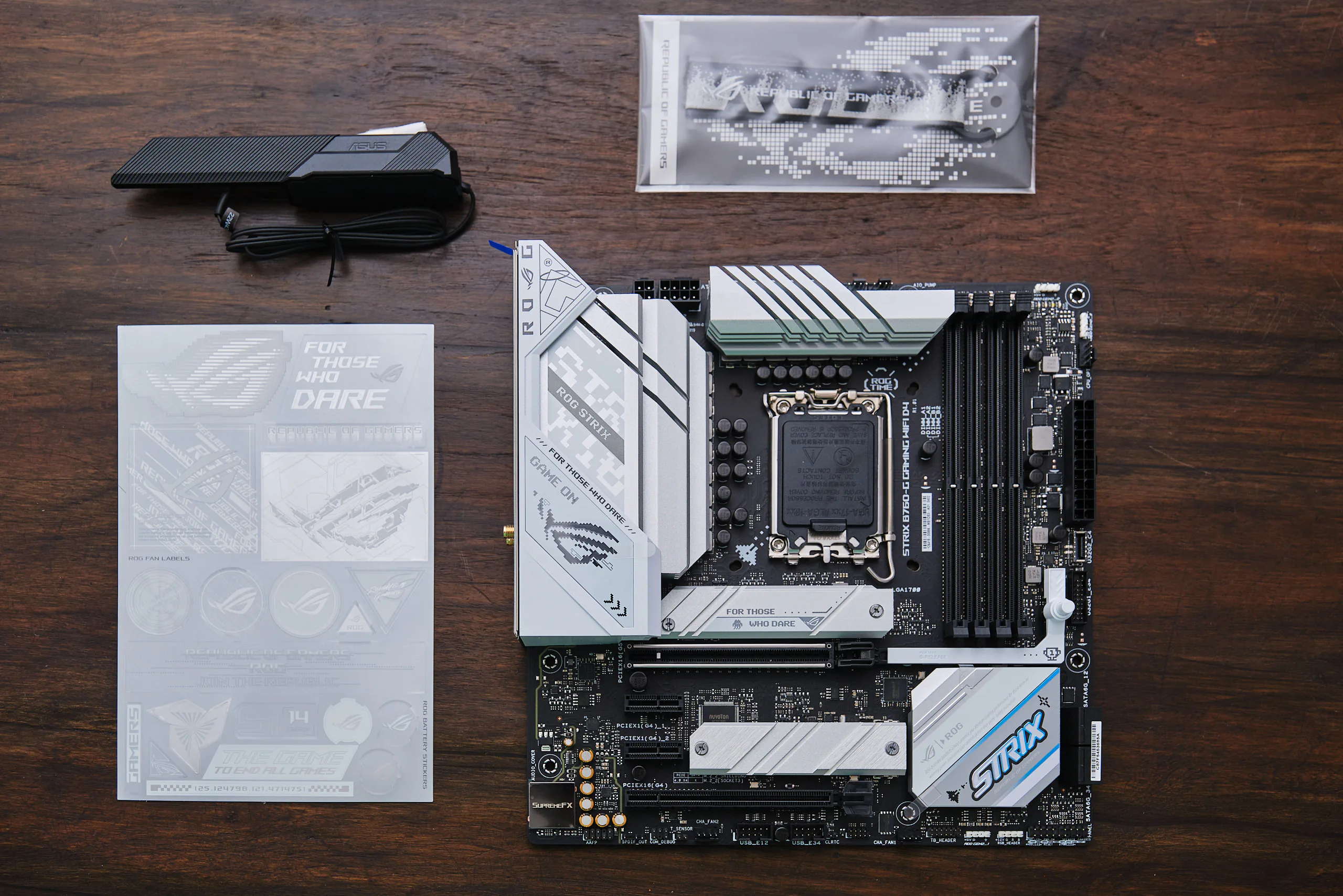 Trên tay bo mạch chủ ASUS ROG Strix B760-G Gaming WiFi D4: Hiệu năng mạnh mẽ gói gọn trong kích cỡ m-ATX