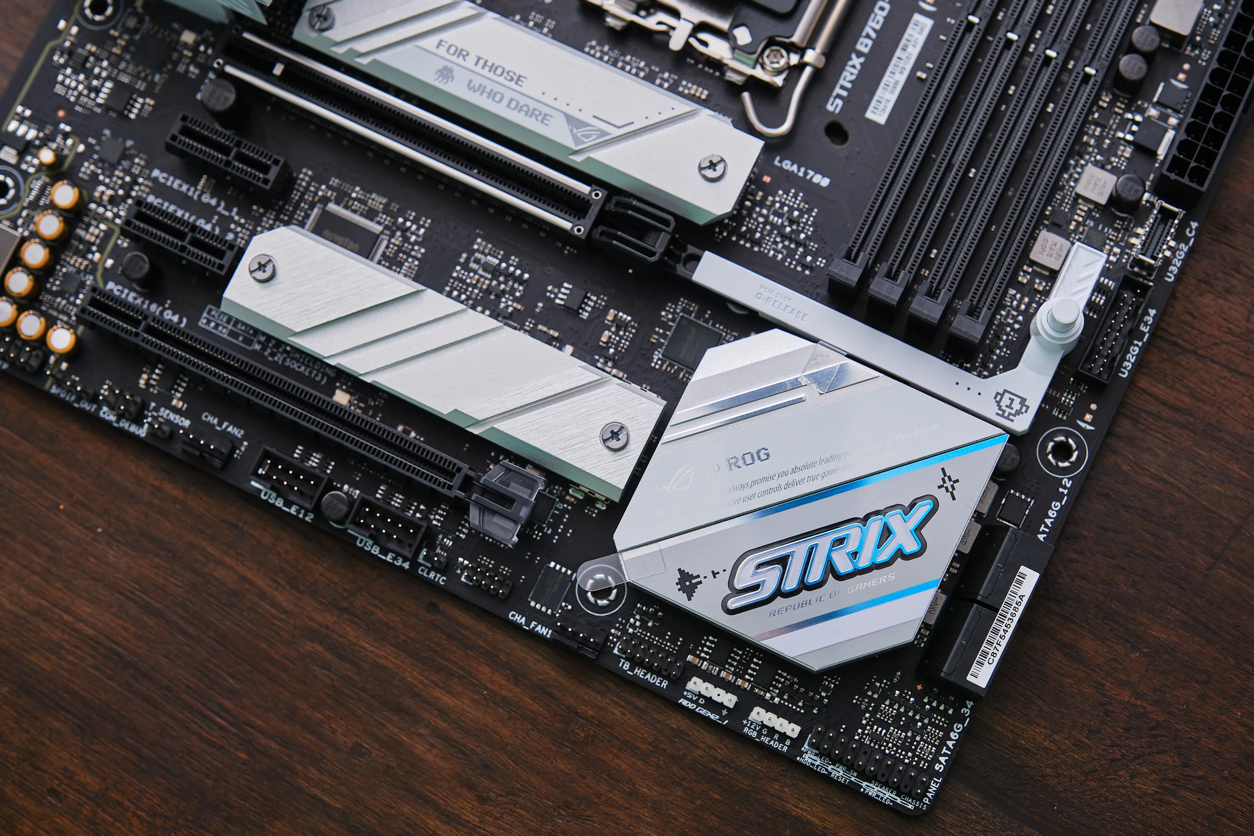 Trên tay bo mạch chủ ASUS ROG Strix B760-G Gaming WiFi D4: Hiệu năng mạnh mẽ gói gọn trong kích cỡ m-ATX