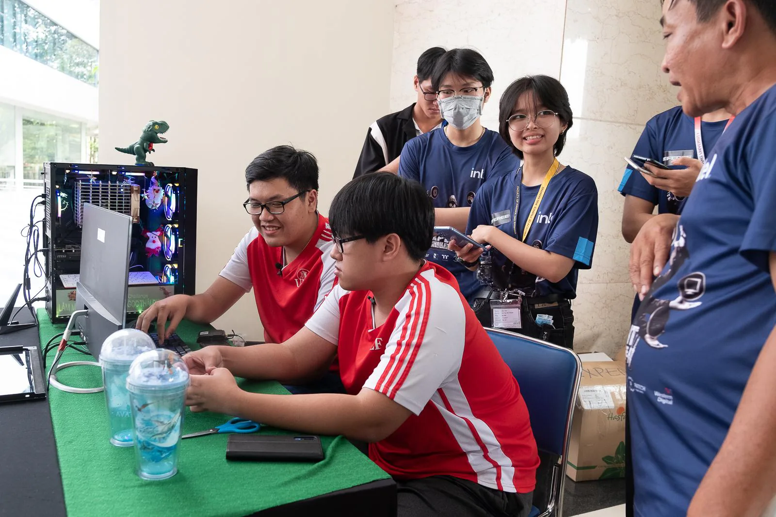 Cùng các “Dân chơi công nghệ” phá đảo Đại học Tôn Đức Thắng
