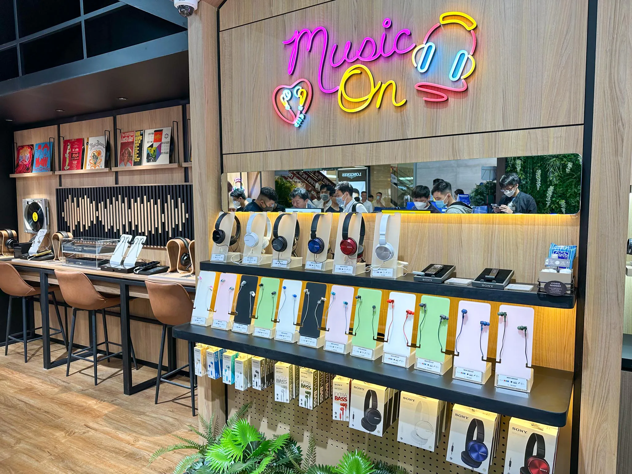 Khai trương Sony Store đầu tiên tại Việt Nam với nhiều quà tặng hấp dẫn
