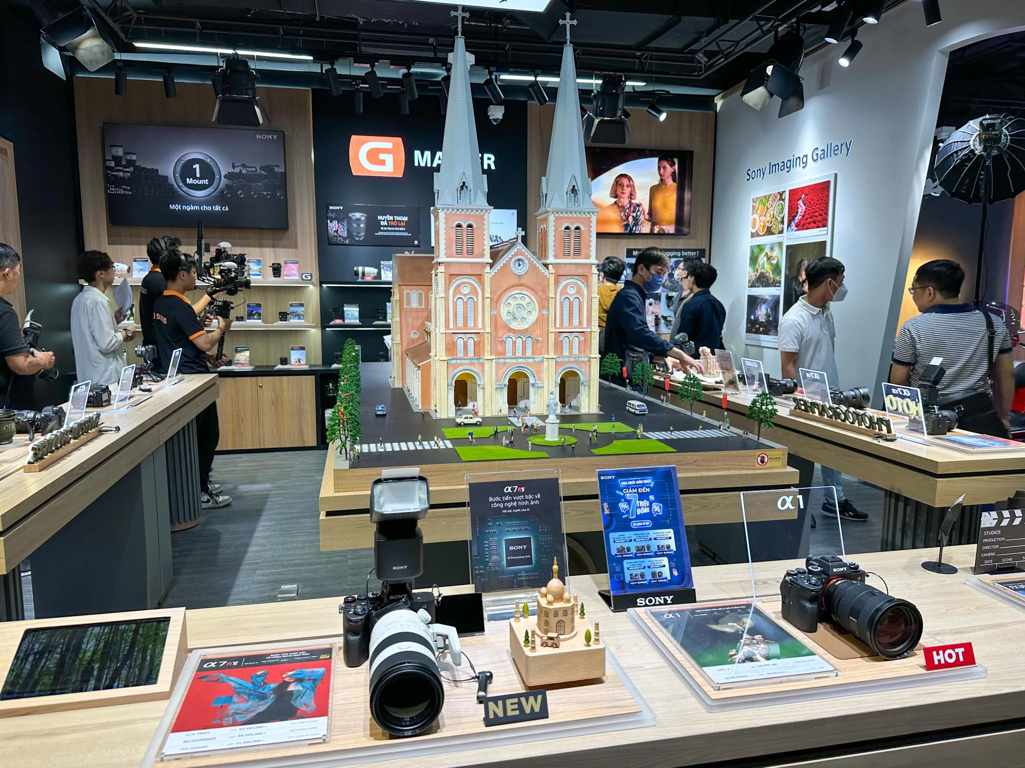 Khai trương Sony Store đầu tiên tại Việt Nam với nhiều quà tặng hấp dẫn